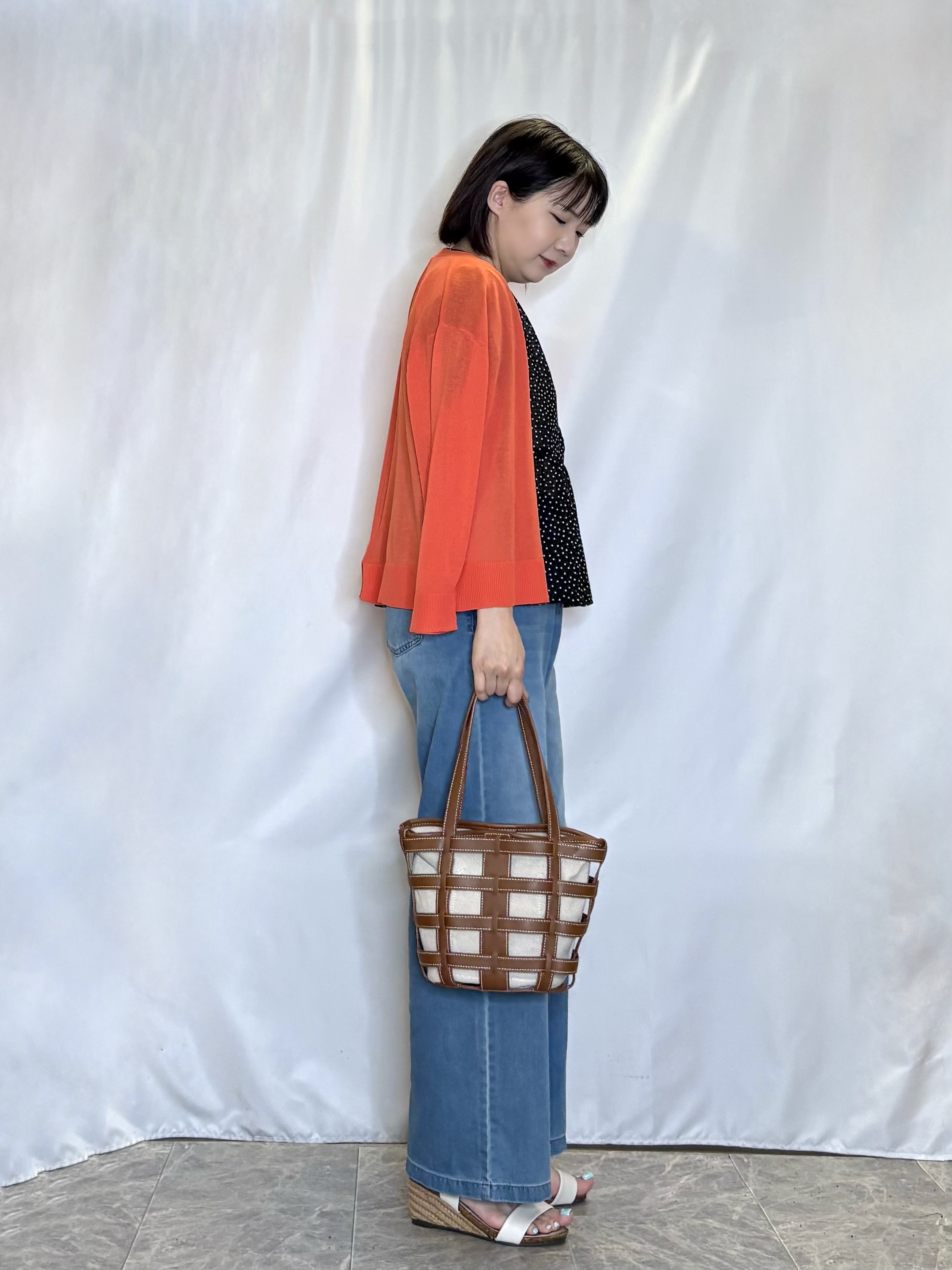 ネリさんの「SHOO･LA･RUE｜【洗濯機可/S-LL】オンにもオフにも マルチに使えるボタンレスカーディガン」を使ったコーディネート