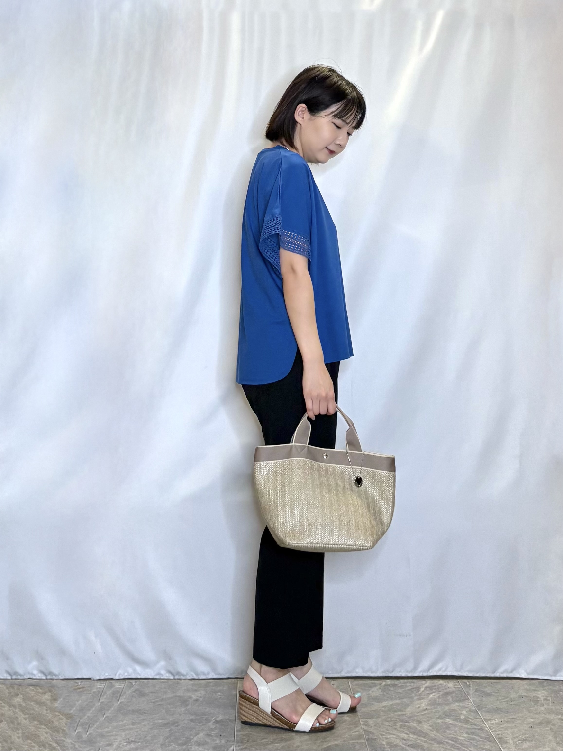 ネリさんの「SHOO･LA･RUE｜【UV/洗濯機可/体型カバー】ヒップ周りが隠せる お袖レースTシャツ」を使ったコーディネート