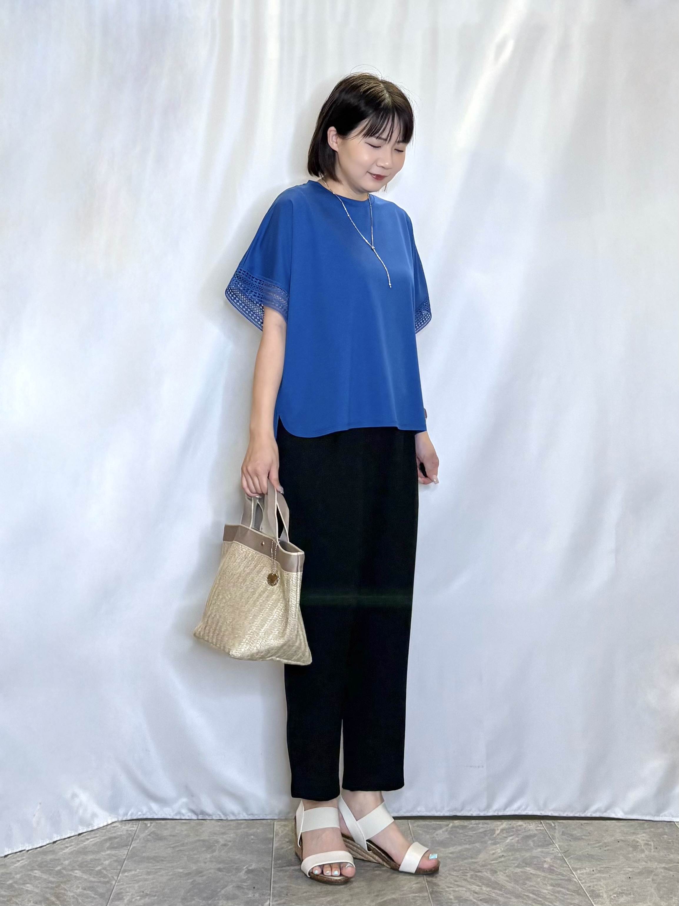 ネリさんの「SHOO･LA･RUE｜【UV/洗濯機可/体型カバー】ヒップ周りが隠せる お袖レースTシャツ」を使ったコーディネート