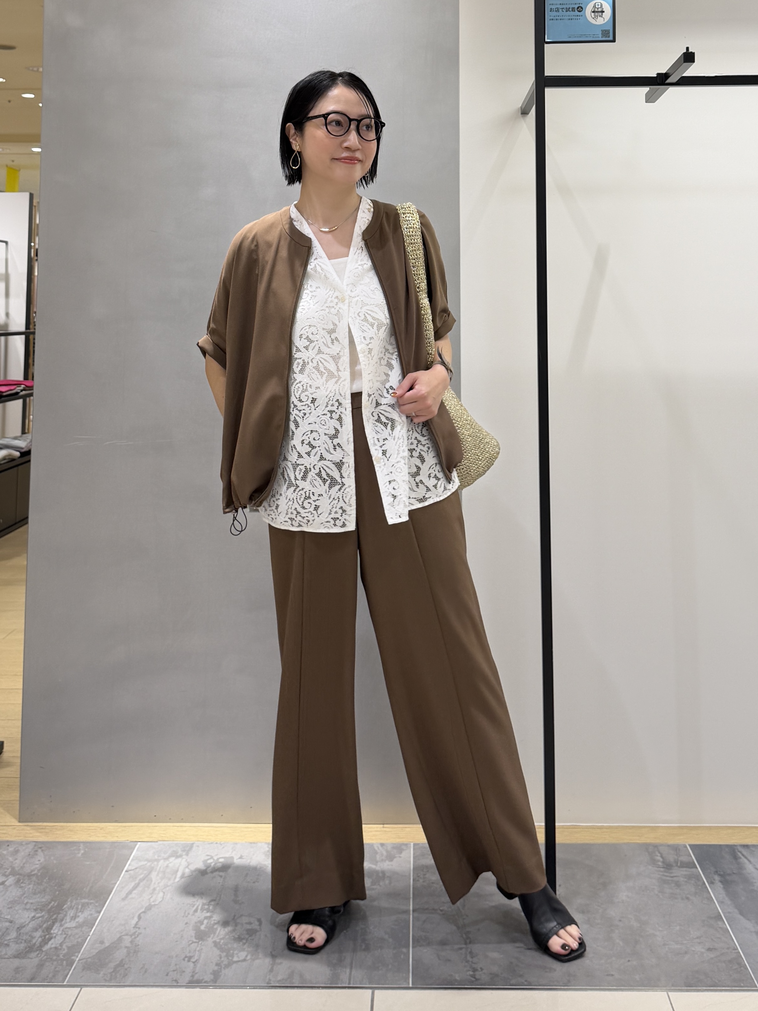 shihoさんの「INDIVI｜【洗える／トレンド】マニッシュレースベスト」を使ったコーディネート