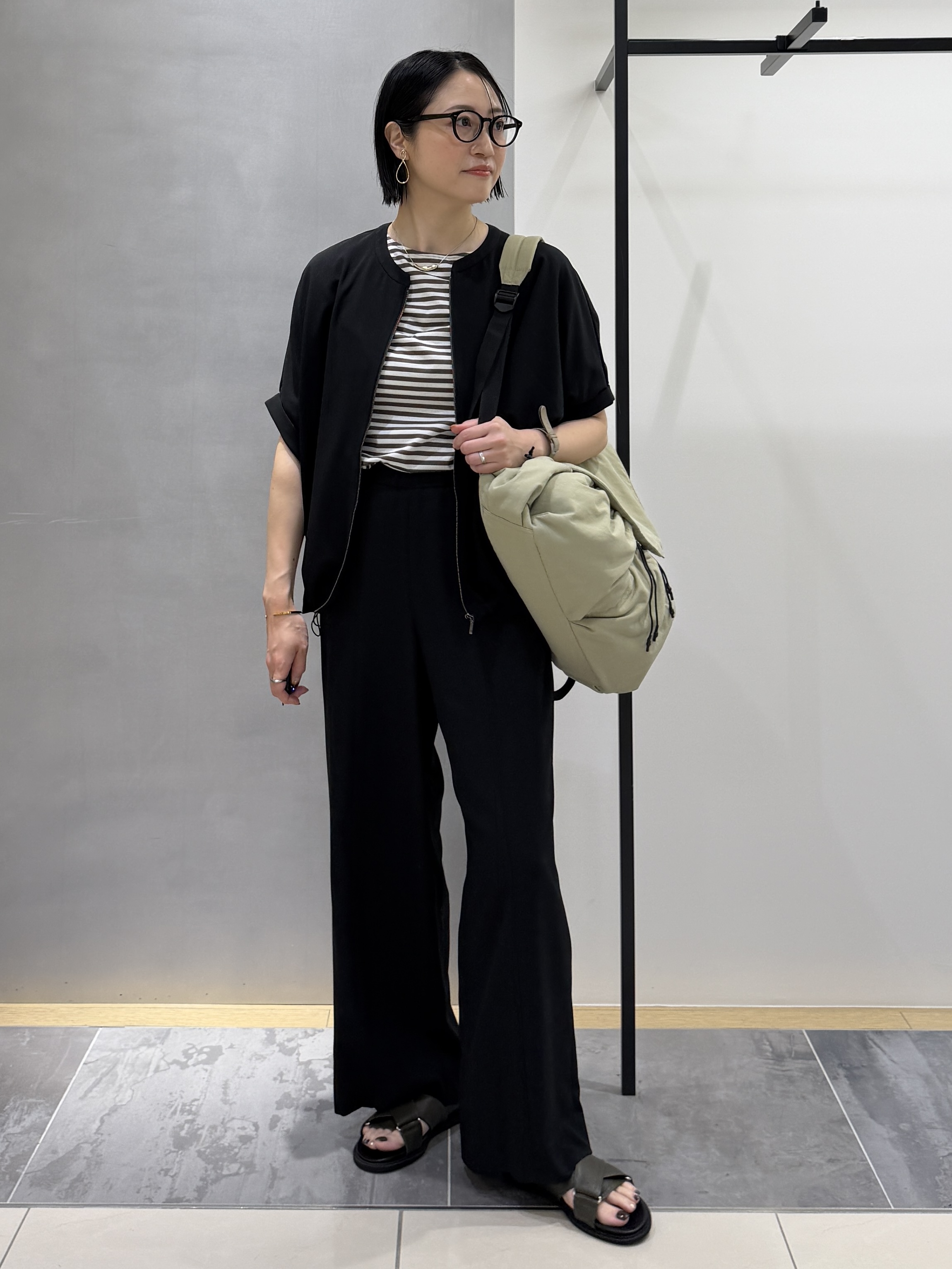 shihoさんの「INDIVI｜【秋羽織り/着る日傘】ドルマンフォルムブルゾン」を使ったコーディネート