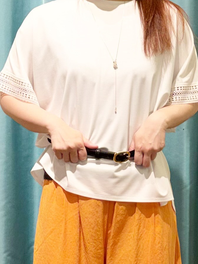 tukiさんの「SHOO･LA･RUE｜【UV/洗濯機可/体型カバー】ヒップ周りが隠せる お袖レースTシャツ」を使ったコーディネート