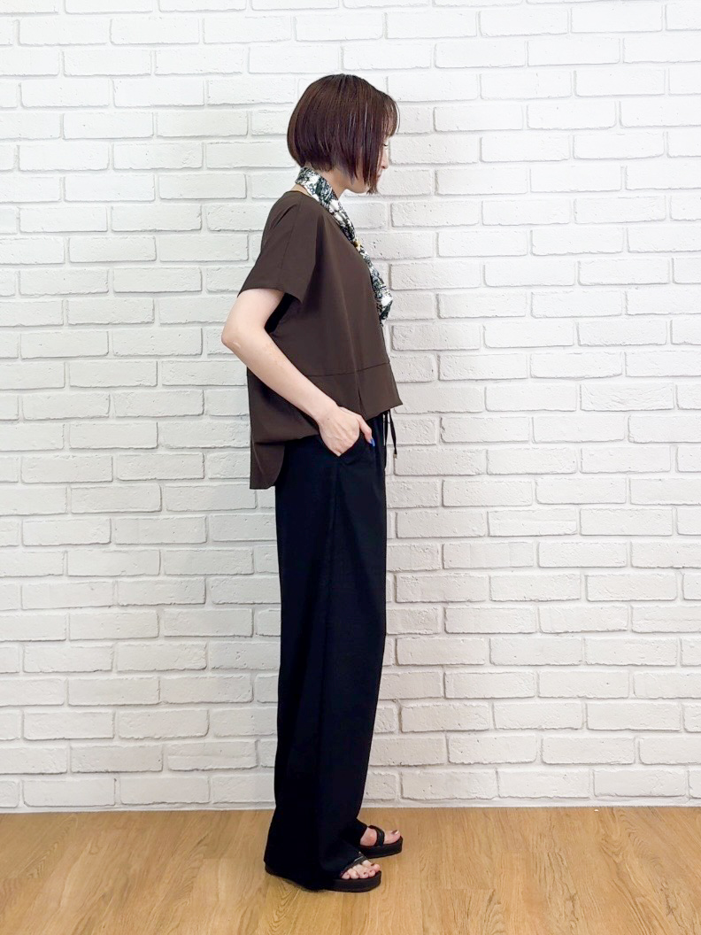 𝐜𝐡𝐢𝐤𝐚さんの「SHOO･LA･RUE｜【洗濯機可/セットアップ可】軽凛(かろりん) シンプル上品 切替コクーントップス」を使ったコーディネート