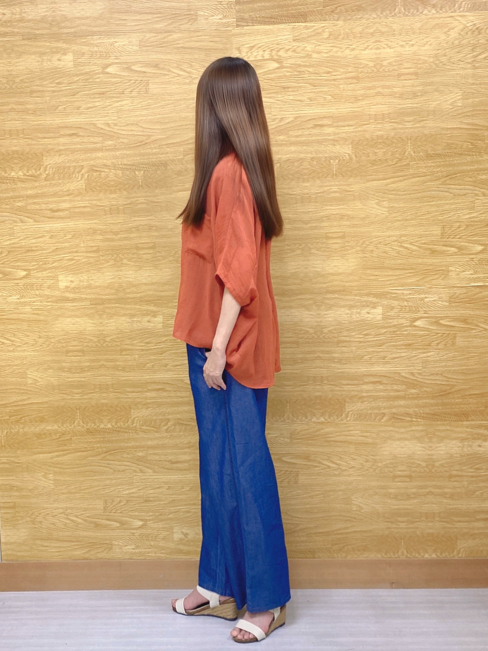 ユキニーズさんの「SHOO･LA･RUE｜【UV/S-LL/洗濯機可】真夏に着たい裾レースが女性らしさをプラスする プリントアソートTシャツ」を使ったコーディネート