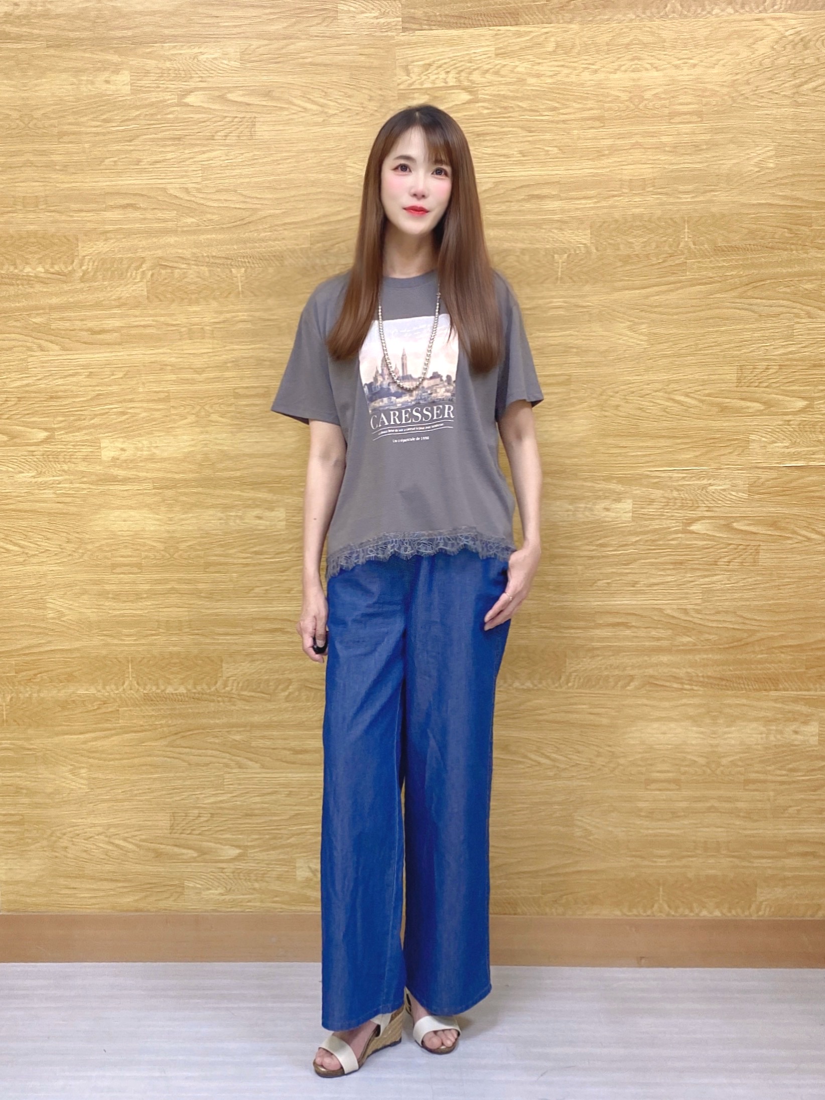 ユキニーズさんの「SHOO･LA･RUE｜【UV/S-LL/洗濯機可】真夏に着たい裾レースが女性らしさをプラスする プリントアソートTシャツ」を使ったコーディネート