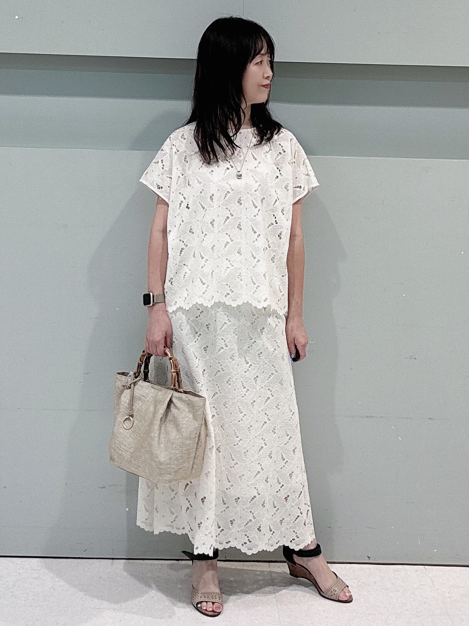 makiさんの「UNTITLED｜【セットアップ可/品のある透け感】リーフレースブラウス」を使ったコーディネート