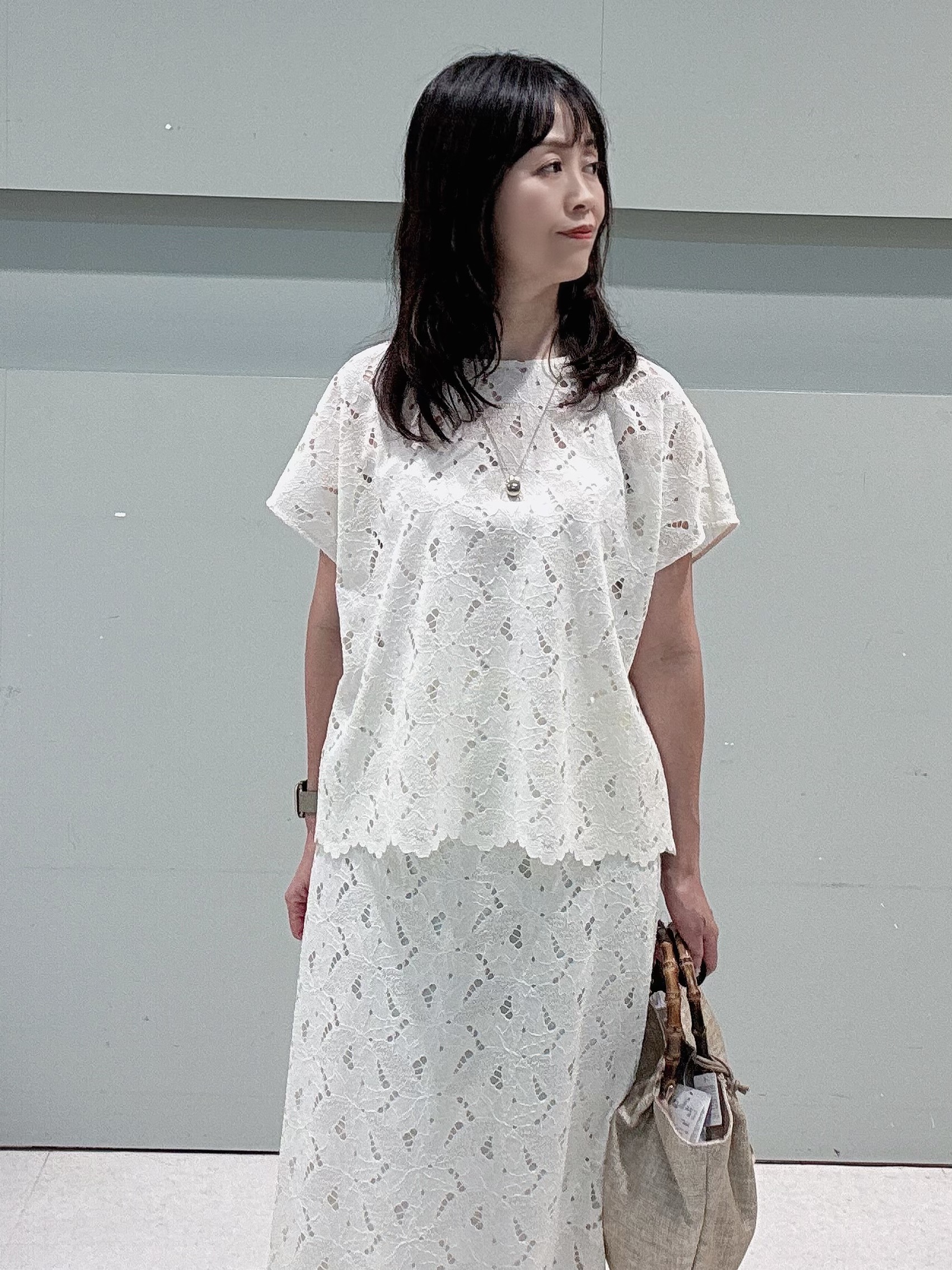 makiさんの「UNTITLED｜【セットアップ可/品のある透け感】リーフレースブラウス」を使ったコーディネート