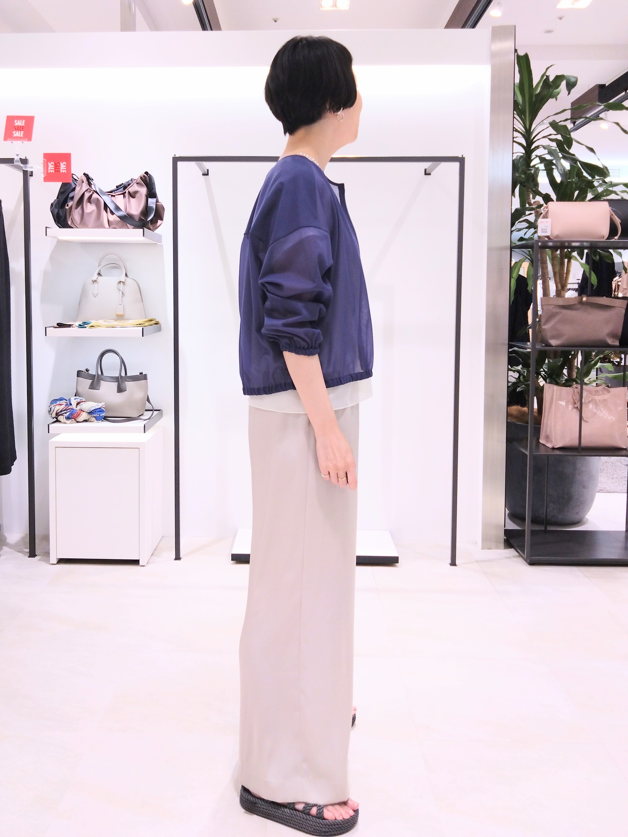 まちこさんの「UNTITLED｜【秋羽織り/ジップ】トリコットシアーブラウス」を使ったコーディネート