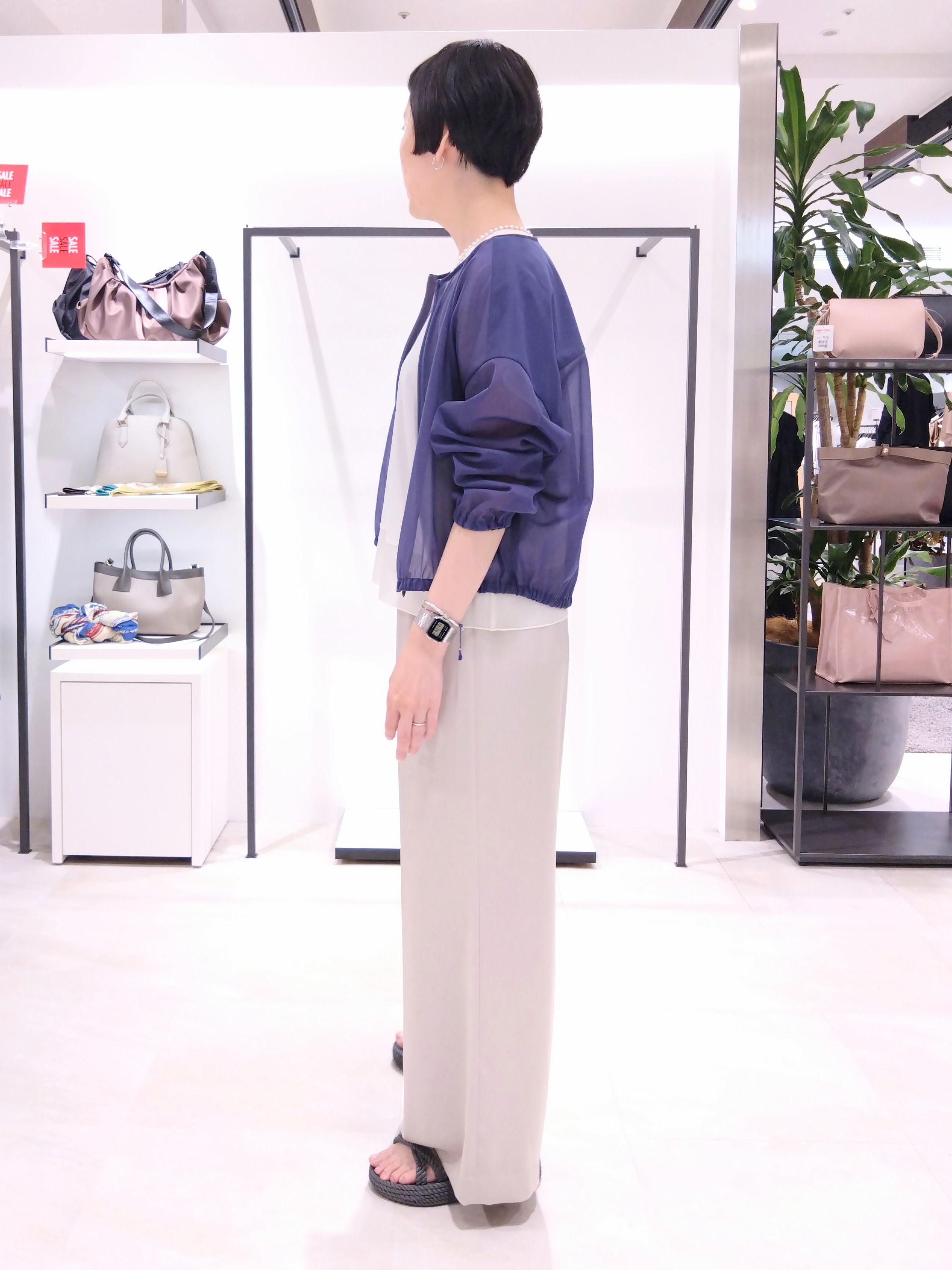 まちこさんの「UNTITLED｜【秋羽織り/ジップ】トリコットシアーブラウス」を使ったコーディネート