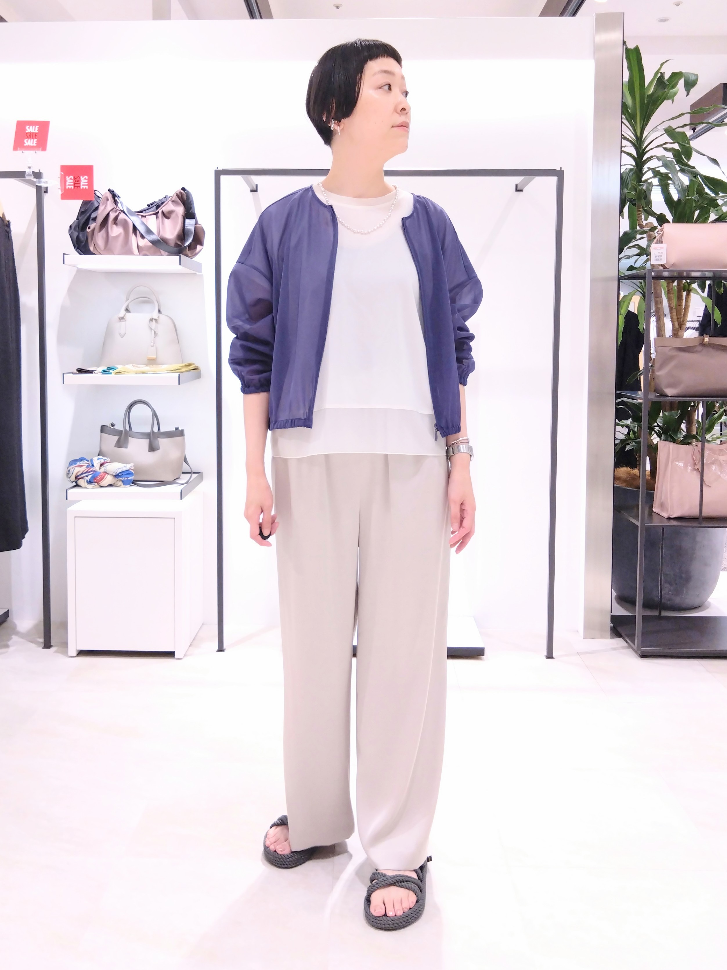 まちこさんの「UNTITLED｜【秋羽織り/ジップ】トリコットシアーブラウス」を使ったコーディネート