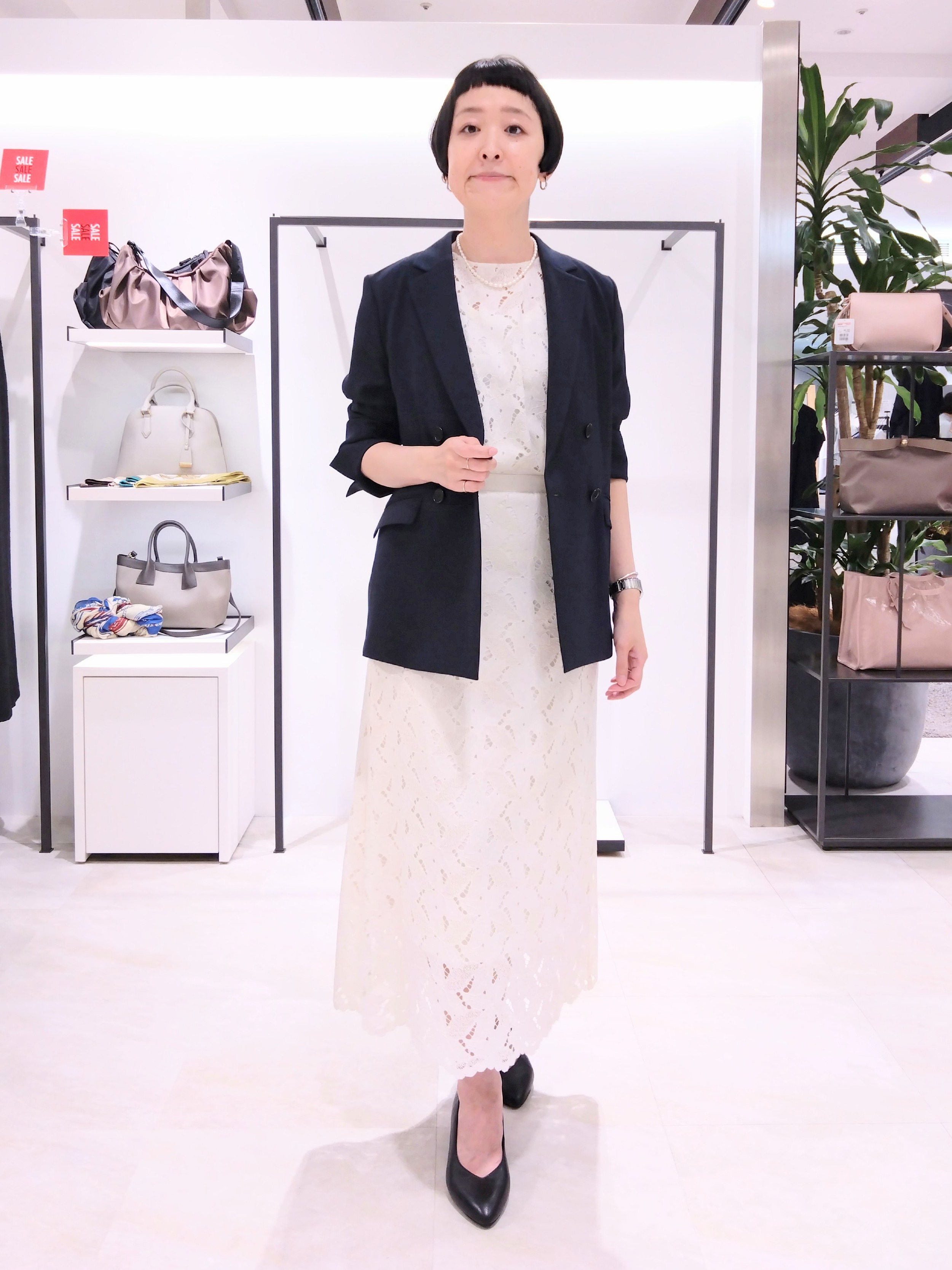まちこさんの「UNTITLED｜【セットアップ可/品のある透け感】リーフレースブラウス」を使ったコーディネート