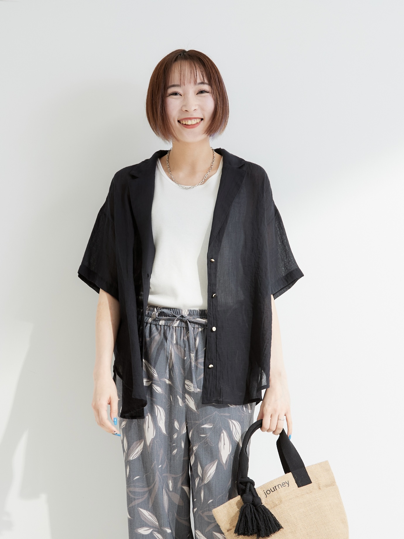 𝐜𝐡𝐢𝐤𝐚さんの「SHOO･LA･RUE｜【S-LL】ナチュラルに決まる 半袖シアーシャツジャケット」を使ったコーディネート