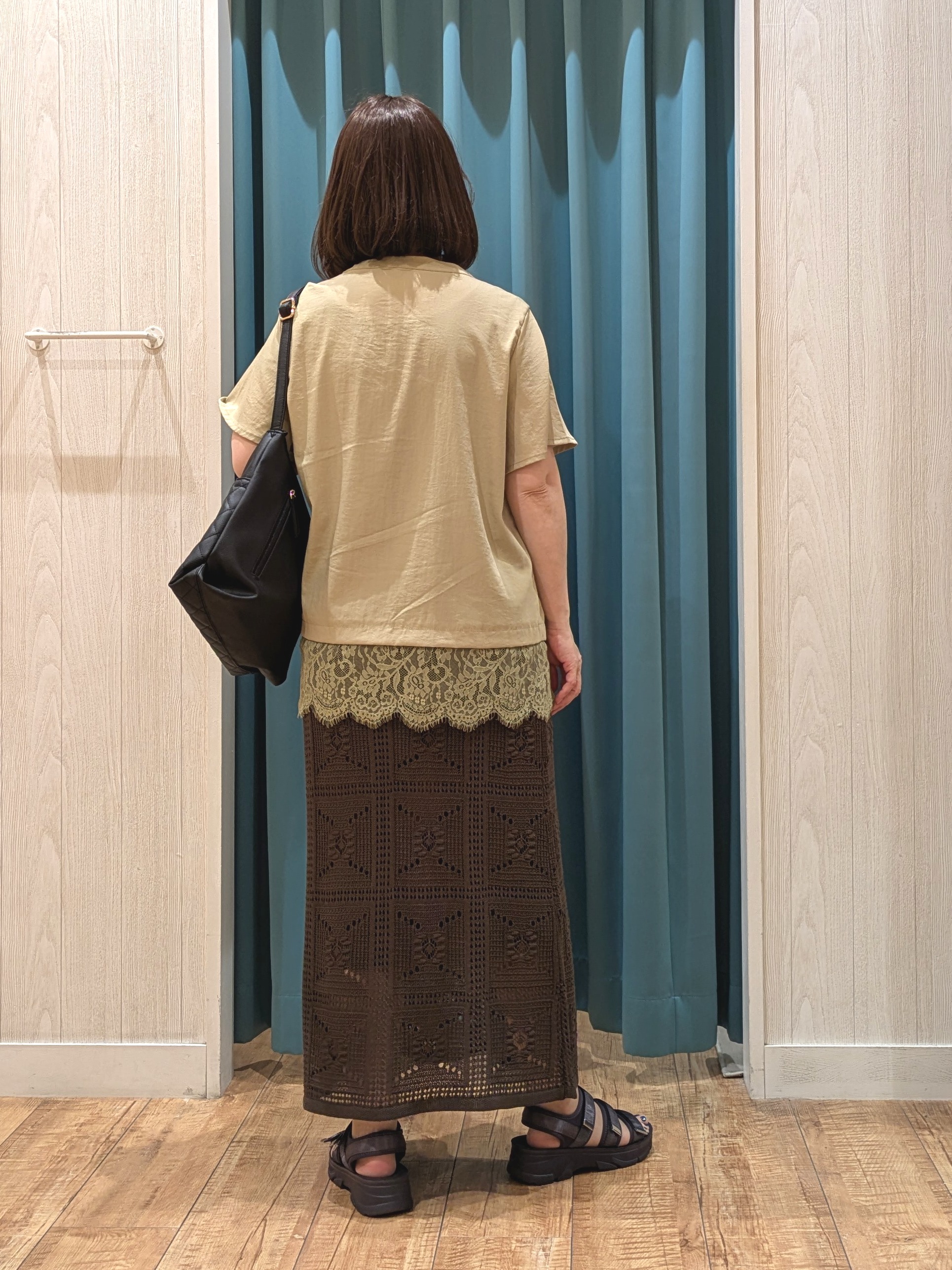 ゆーさんさんの「SHOO･LA･RUE｜【S-LL/洗濯機可】軽凛(かろりん) 楽に着られて上品 裾レーススキッパーブラウス」を使ったコーディネート