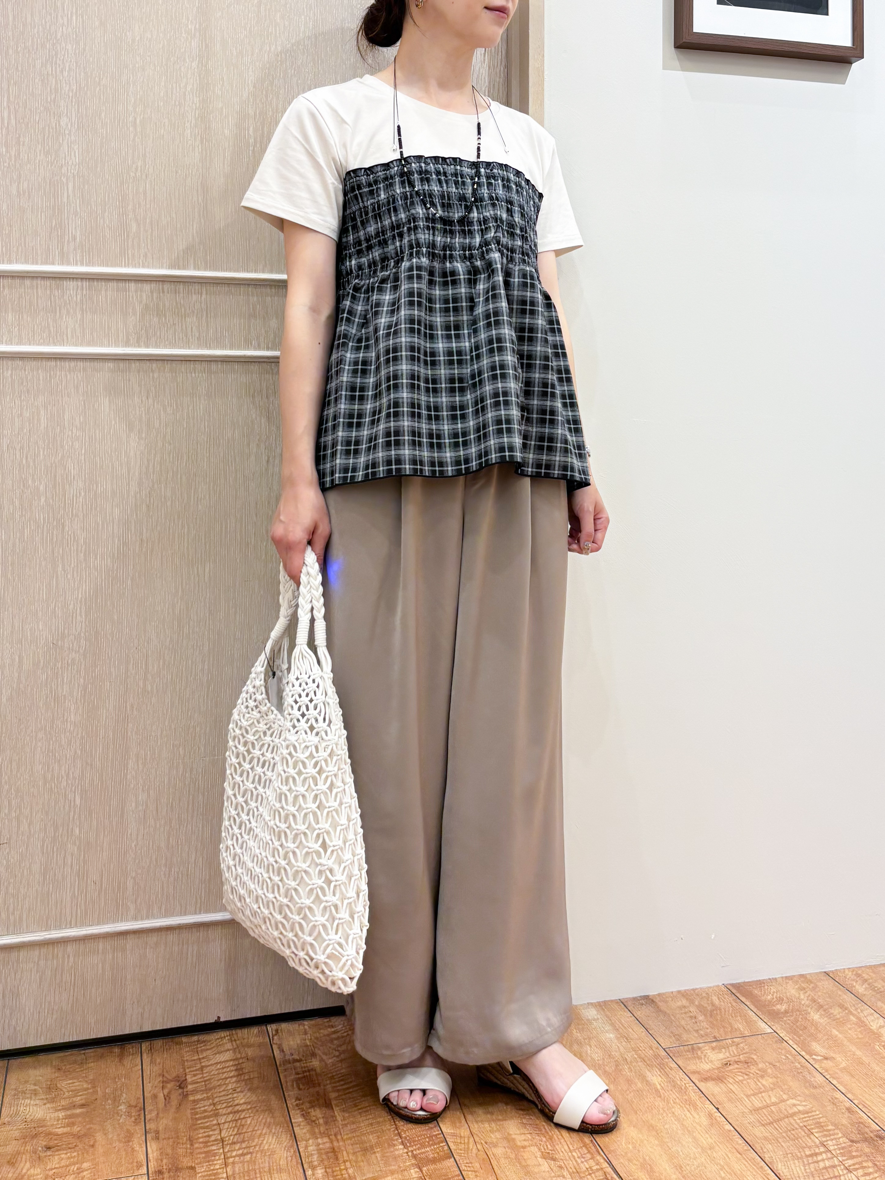 なみさんの「SHOO･LA･RUE｜【S-LL/洗濯機可/体型カバー】インせずサマ見え ビスチェ風異素材ドッキングTシャツ」を使ったコーディネート