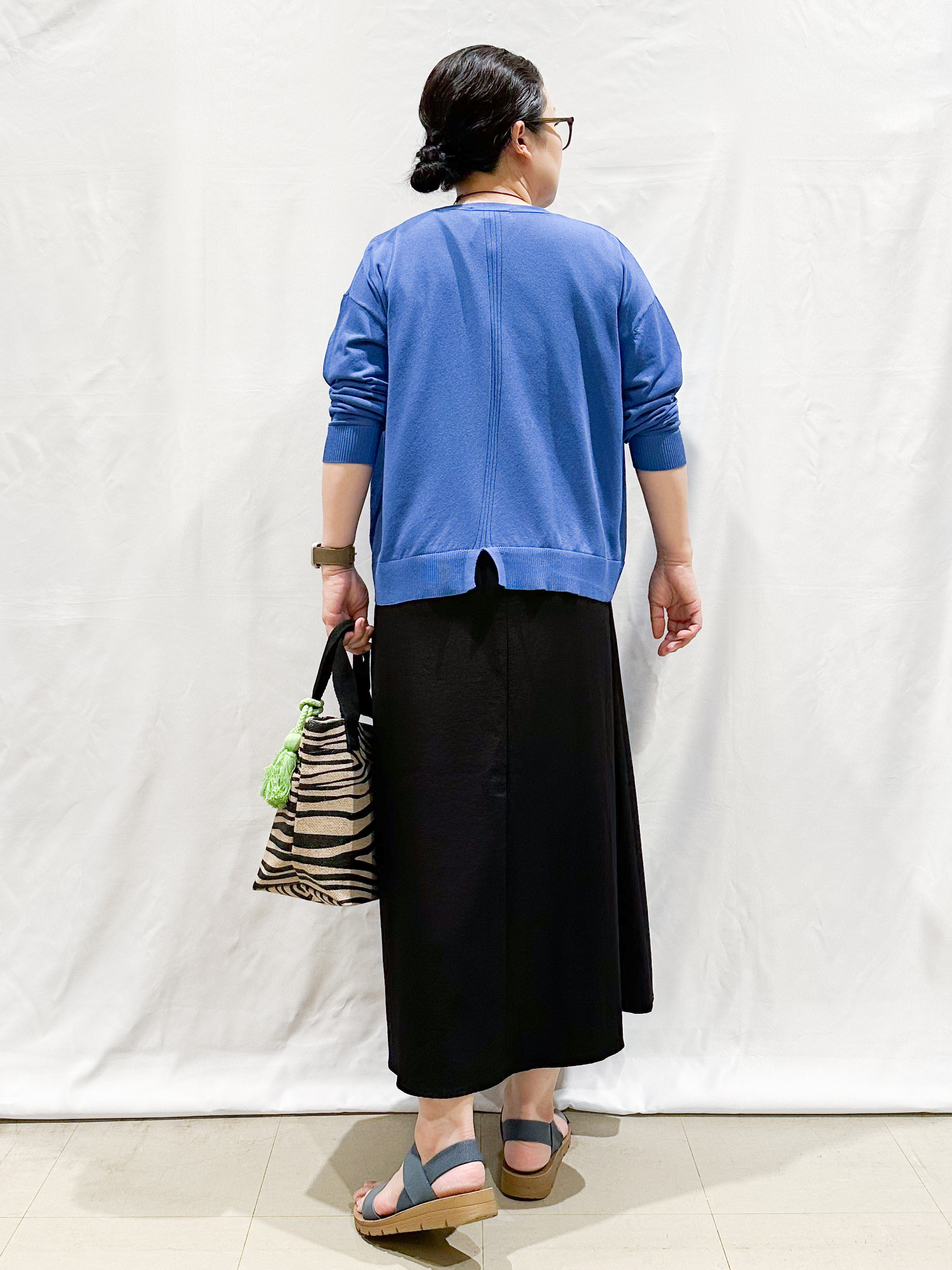 umeさんの「SHOO･LA･RUE｜【洗濯機可/S-LL】オンにもオフにも マルチに使えるボタンレスカーディガン」を使ったコーディネート