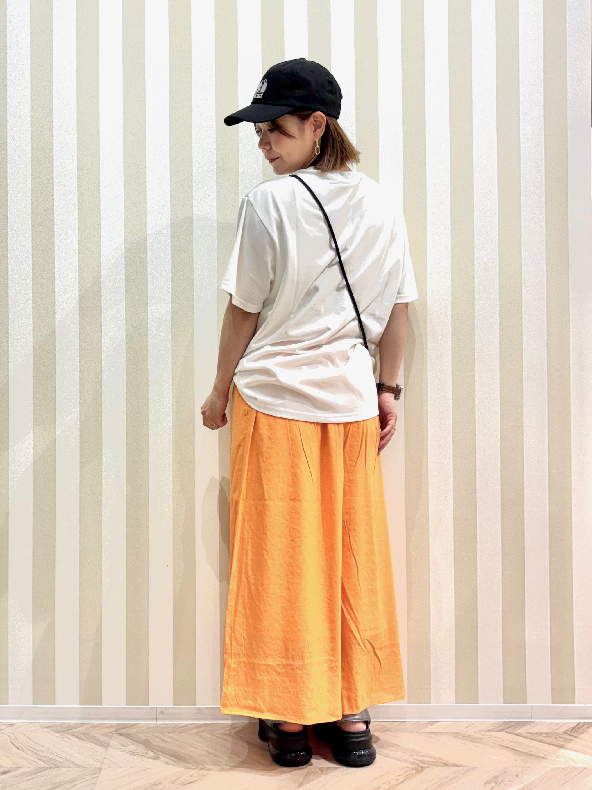 ナギさんの「SHOO･LA･RUE｜【S-LL/洗濯機可】選べる4柄　デイリー使いにぴったりな 大人の頼れるTシャツ」を使ったコーディネート