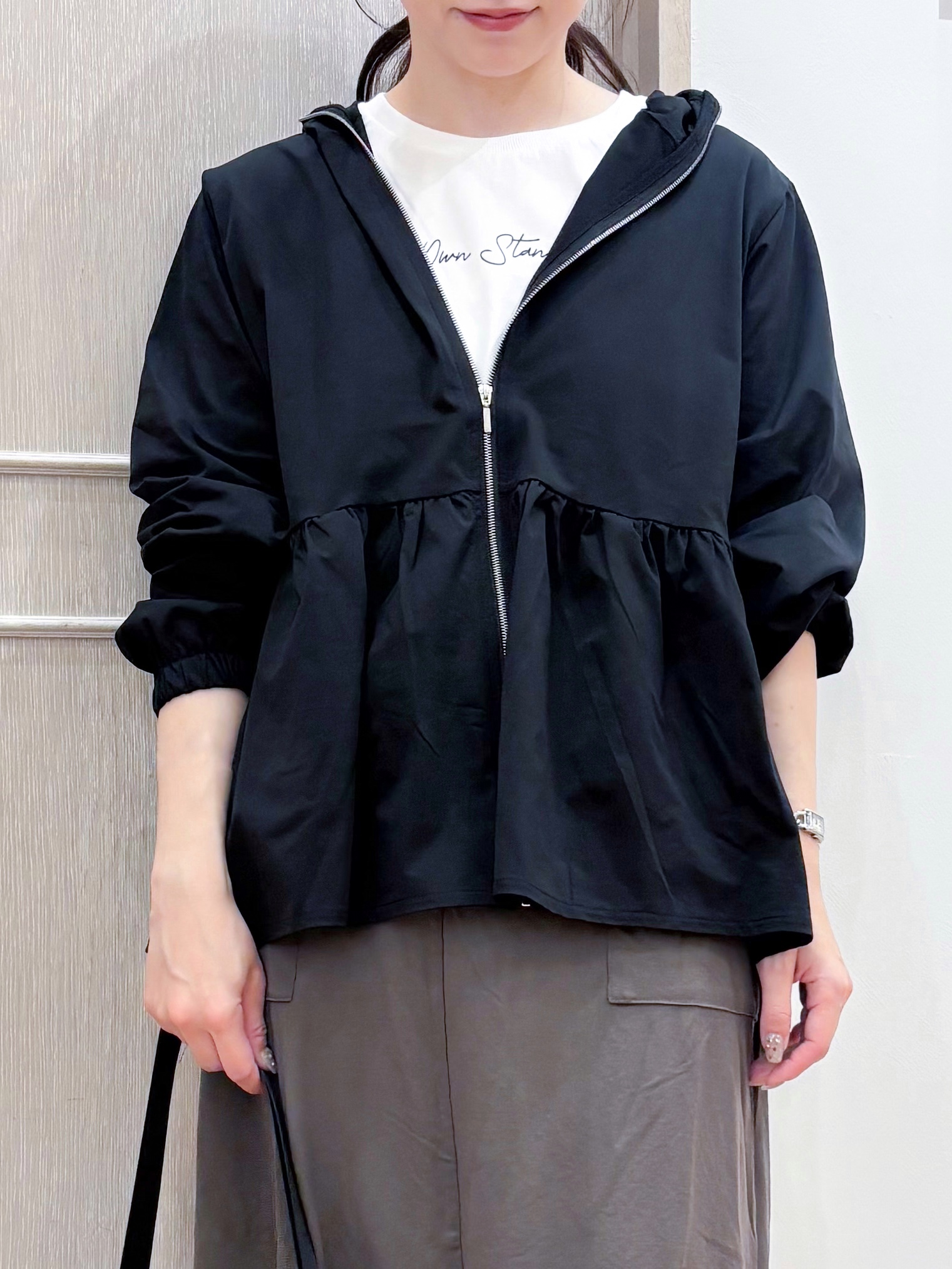 なみさんの「SHOO･LA･RUE｜【S-LL/体型カバー】日焼け対策にも女性らしさを UVカットペプラムパーカ」を使ったコーディネート