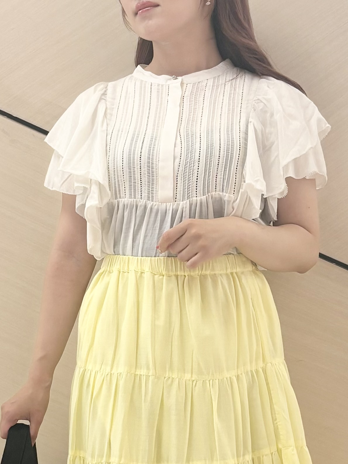 Rinaさんの「DRESSTERIOR｜コットンシルク ラッフルスリーブ ブラウス」を使ったコーディネート