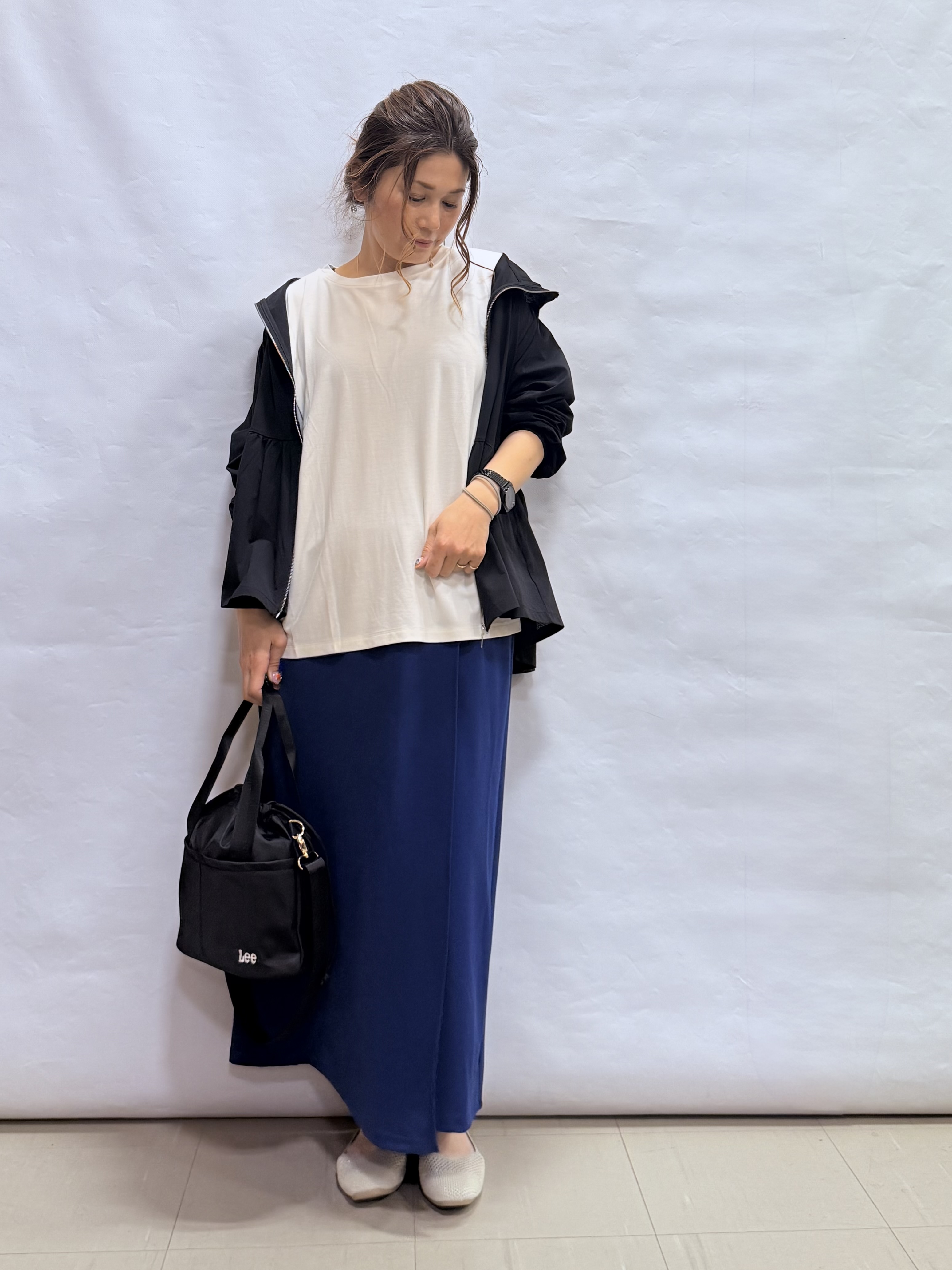 fuuさんの「SHOO･LA･RUE｜【S-LL/体型カバー】日焼け対策にも女性らしさを UVカットペプラムパーカ」を使ったコーディネート