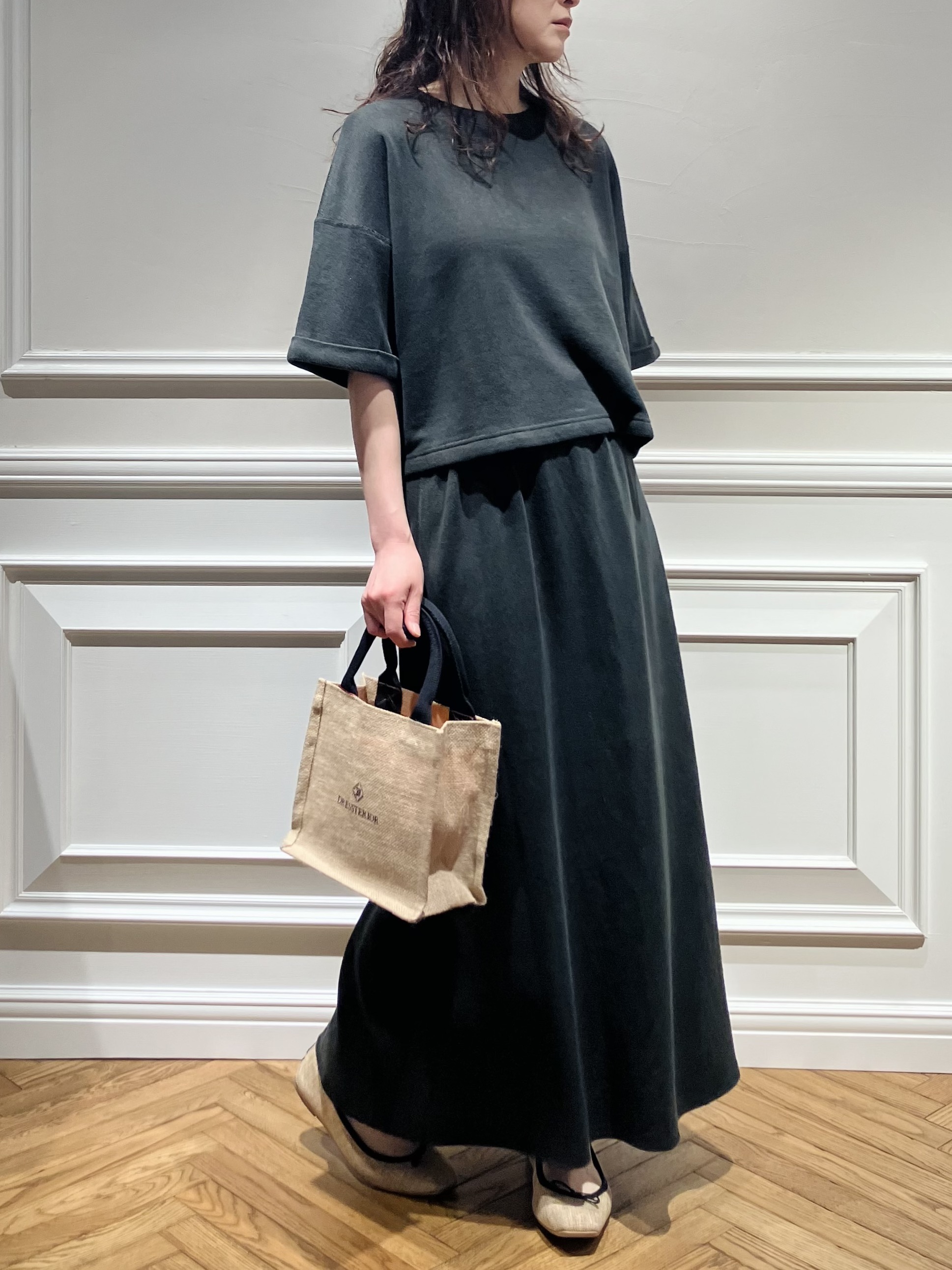 TSUKUIさんの「DRESSTERIOR｜【ウォッシャブル/セットアップ可】ウォッシャブルリネンウラケスカート」を使ったコーディネート