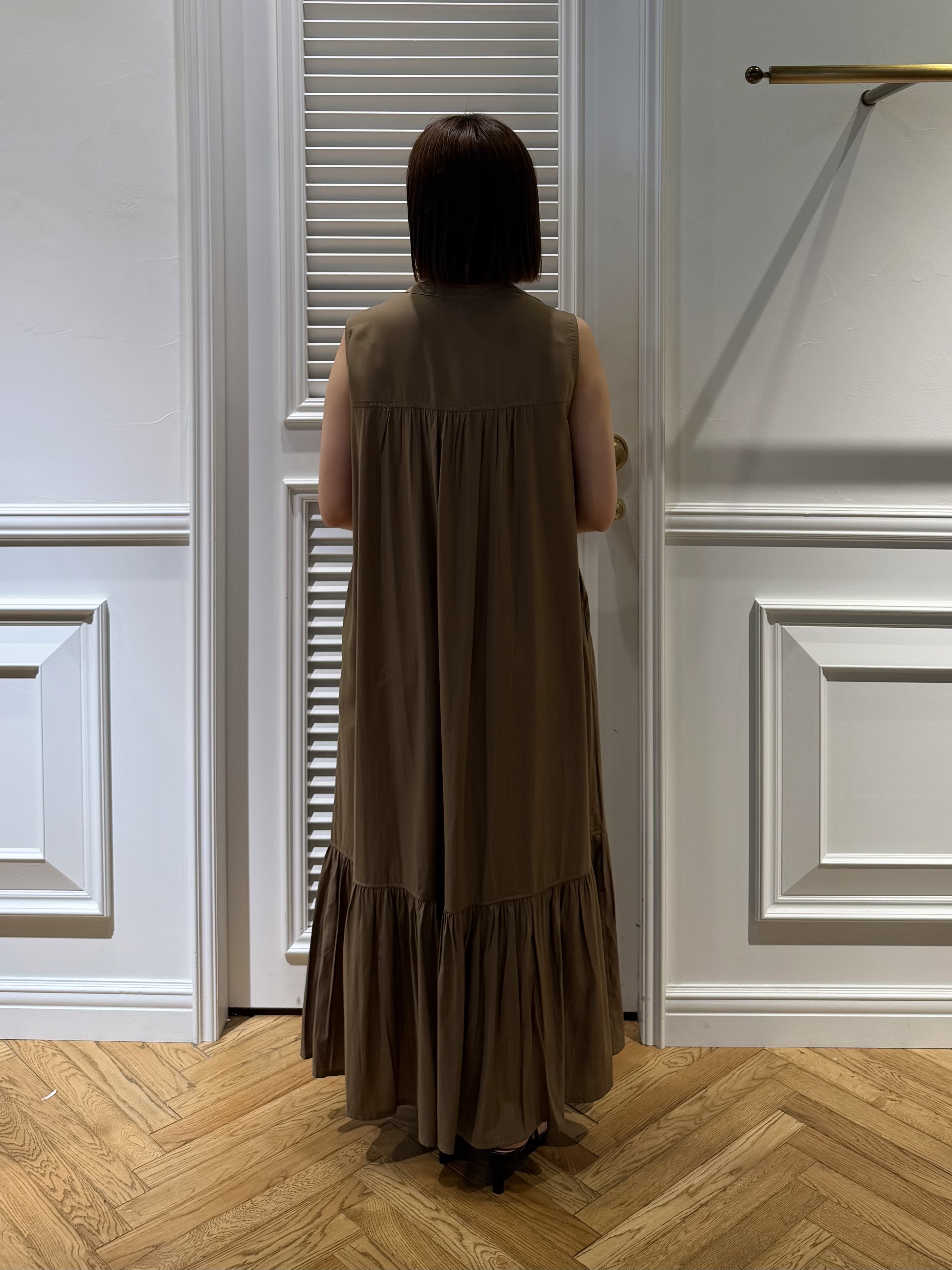 つじ まこさんの「DRESSTERIOR｜NEWBOOK（ニュウ ブック） CARRY ALL SMALL WIDE トートバッグ」を使ったコーディネート