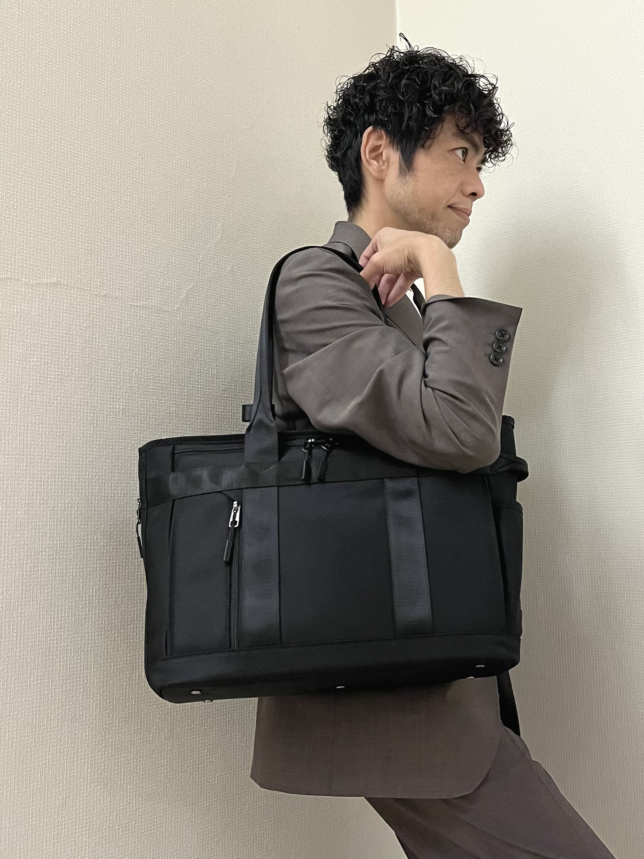 URAさんの「TAKEO KIKUCHI｜【BOWLER HAT LABEL】トロピカルシャンブレージャケット」を使ったコーディネート
