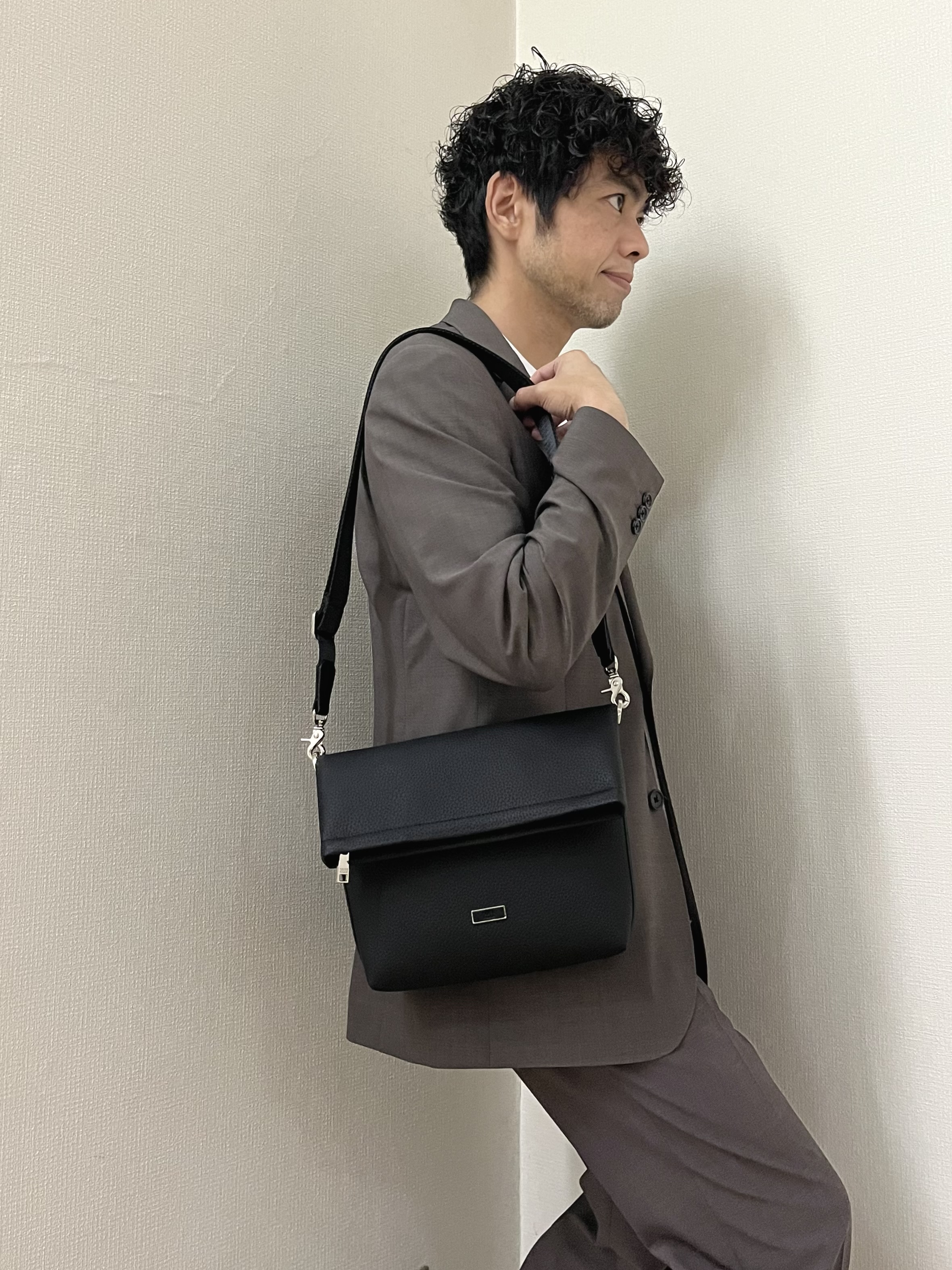 URAさんの「TAKEO KIKUCHI｜【BOWLER HAT LABEL】トロピカルシャンブレージャケット」を使ったコーディネート