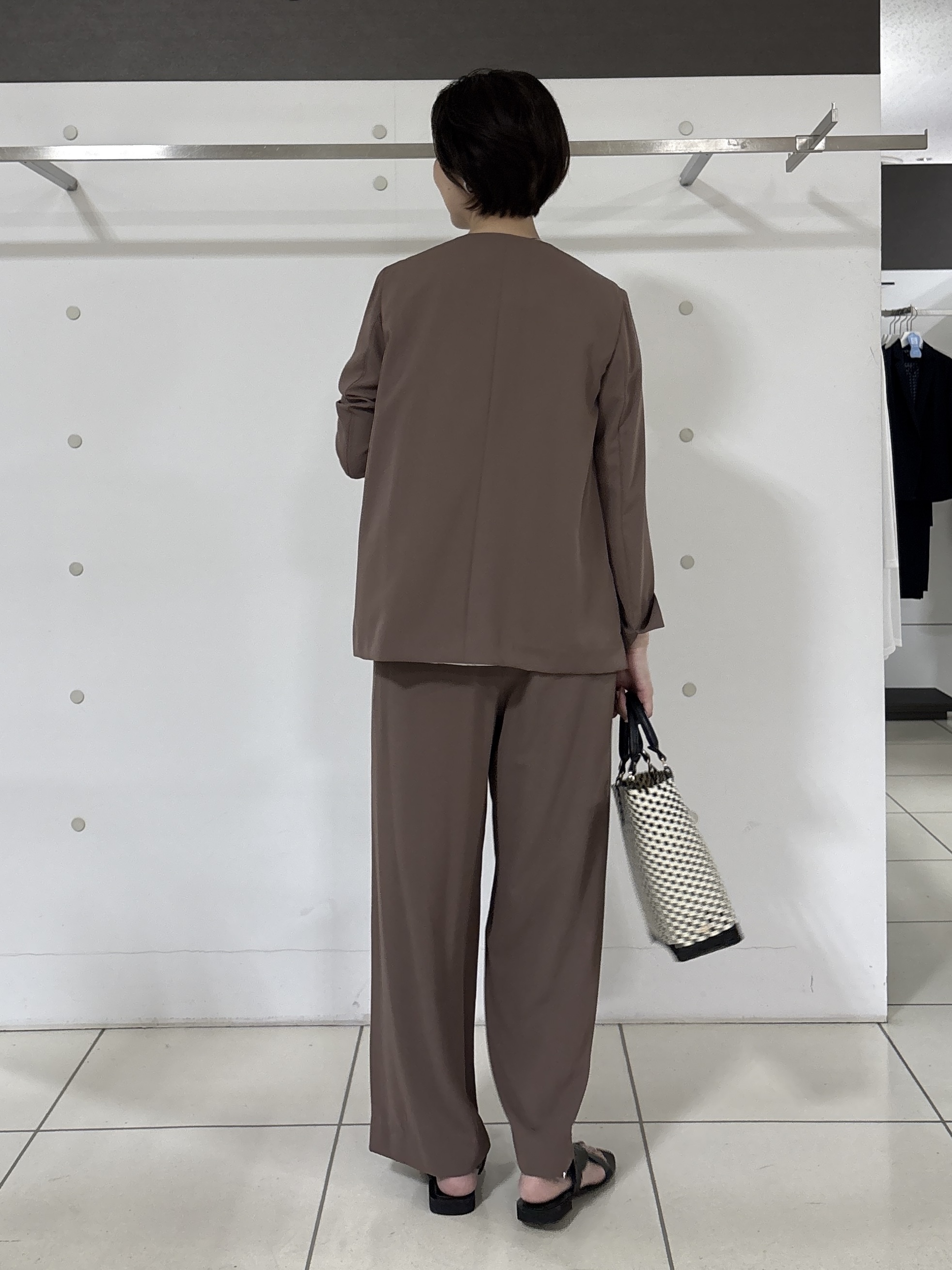 yuriさんの「INDIVI｜【洗える／トレンド】マニッシュレースベスト」を使ったコーディネート