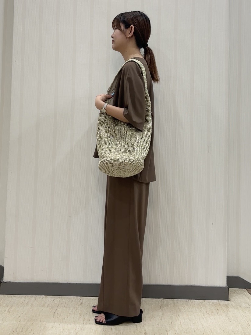 ちひさんの「INDIVI｜【初秋/防シワ/着る日傘】イージーワイドパンツ」を使ったコーディネート