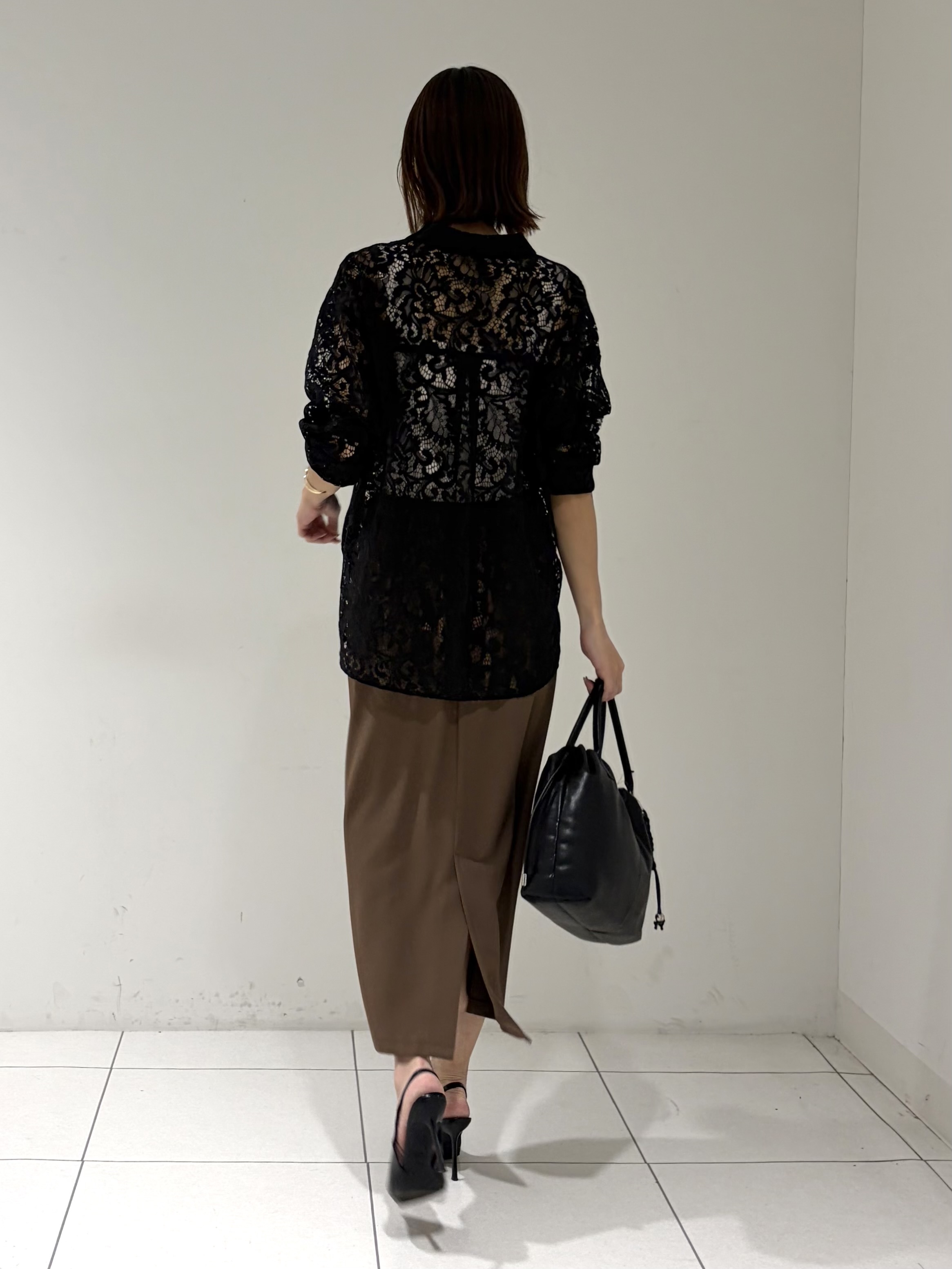 shioriさんの「INDIVI｜【洗える／トレンド】大人レースシャツ」を使ったコーディネート