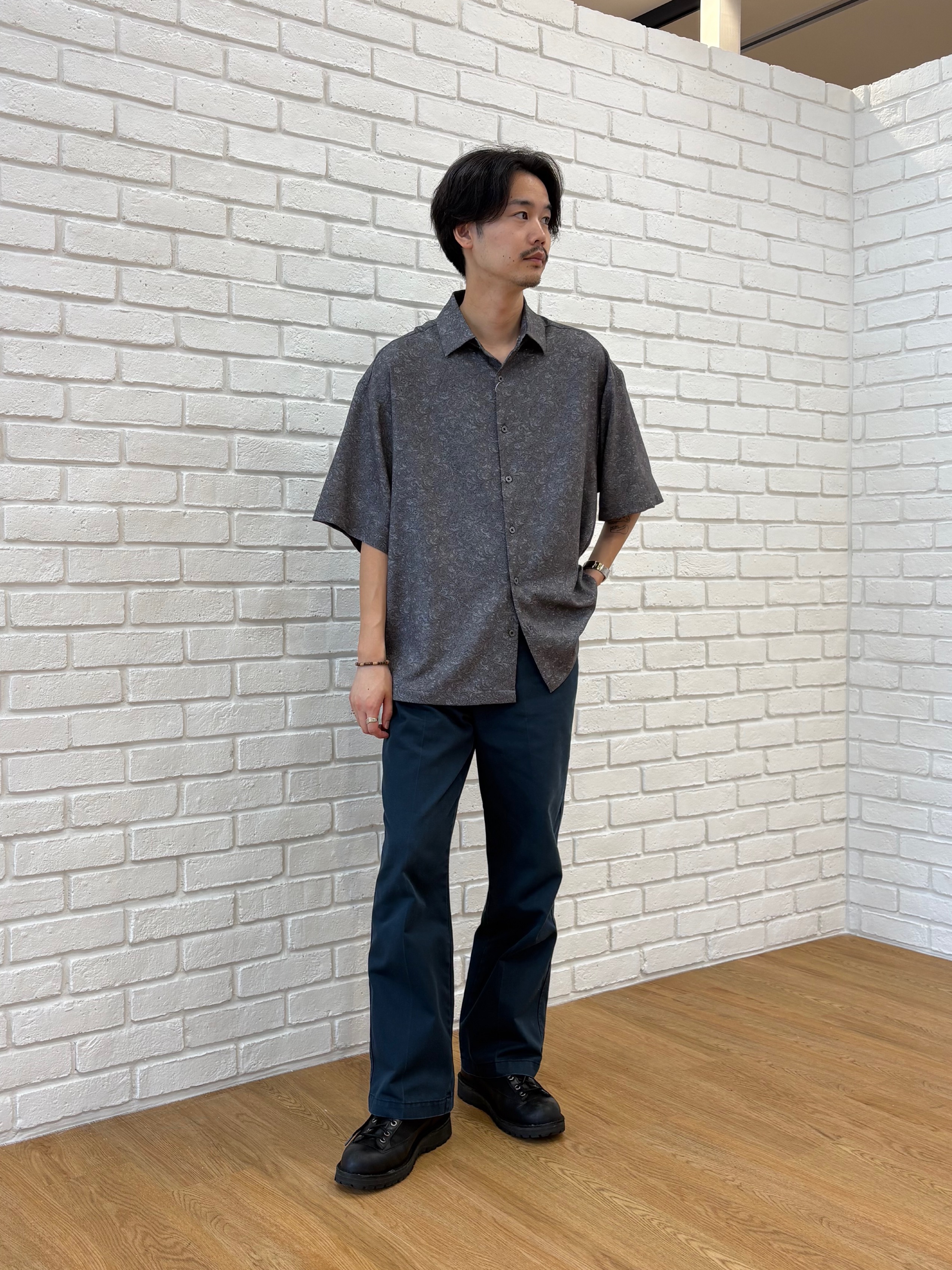 北浦歩大さんの「tk.TAKEO KIKUCHI｜ペイズリープリントシャツ」を使ったコーディネート