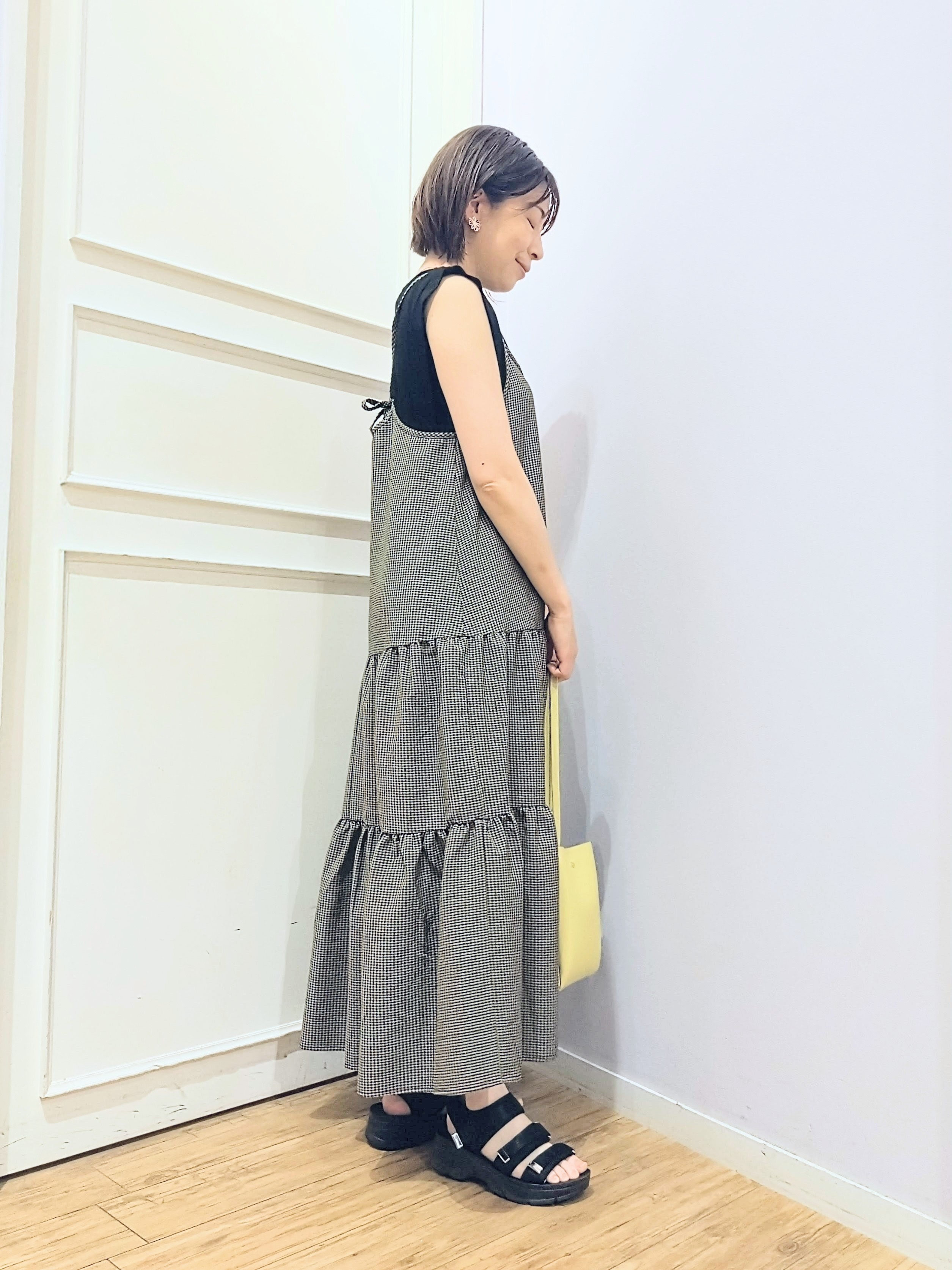 miomioさんの「SHOO･LA･RUE｜【UVカット/接触冷感】上品に涼し気 とろみタックノースリーブトップス」を使ったコーディネート