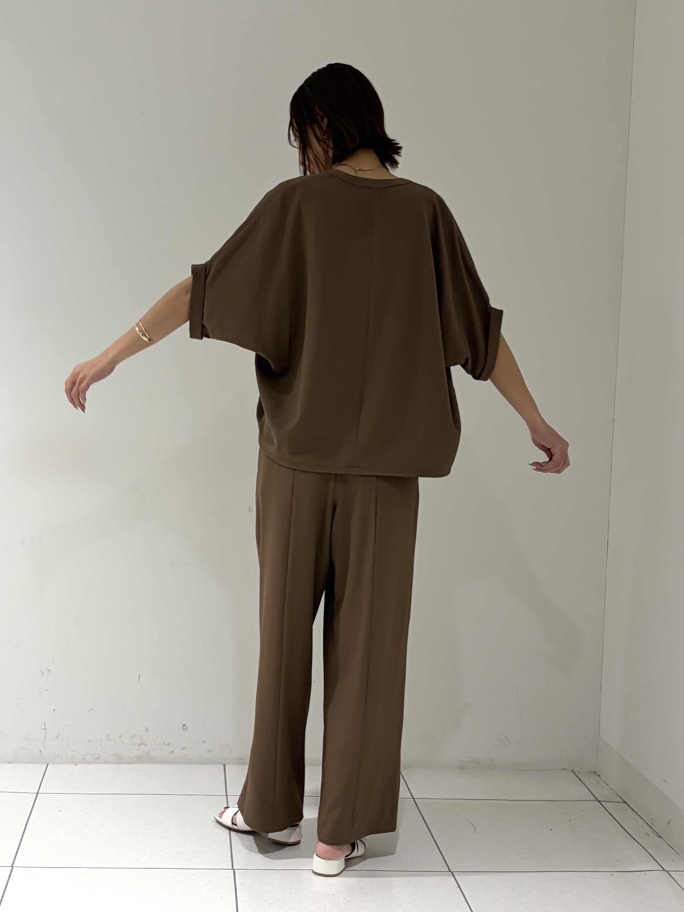 shioriさんの「INDIVI｜【秋羽織り/着る日傘】ドルマンフォルムブルゾン」を使ったコーディネート
