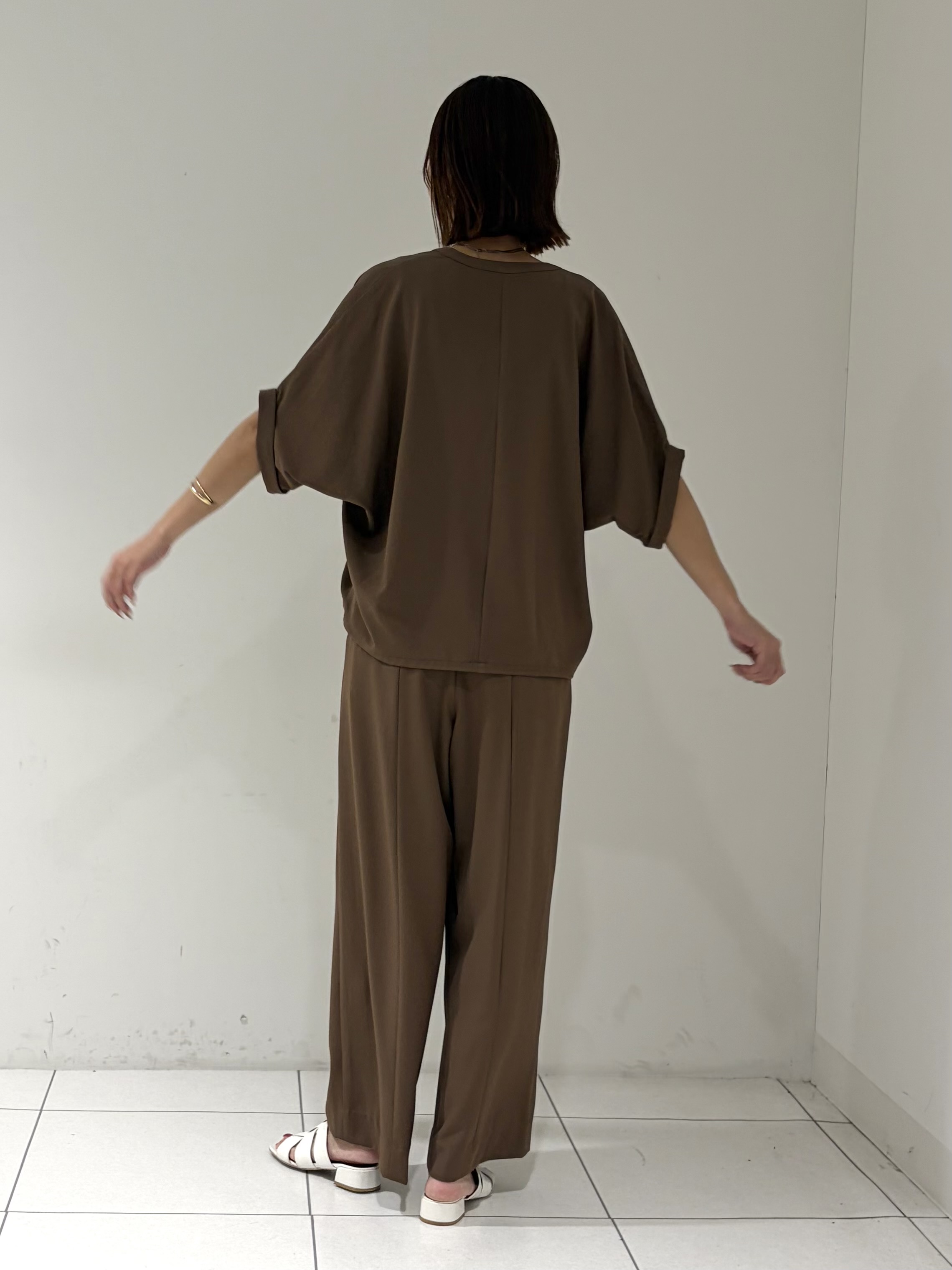 shioriさんの「INDIVI｜【秋羽織り/着る日傘】ドルマンフォルムブルゾン」を使ったコーディネート