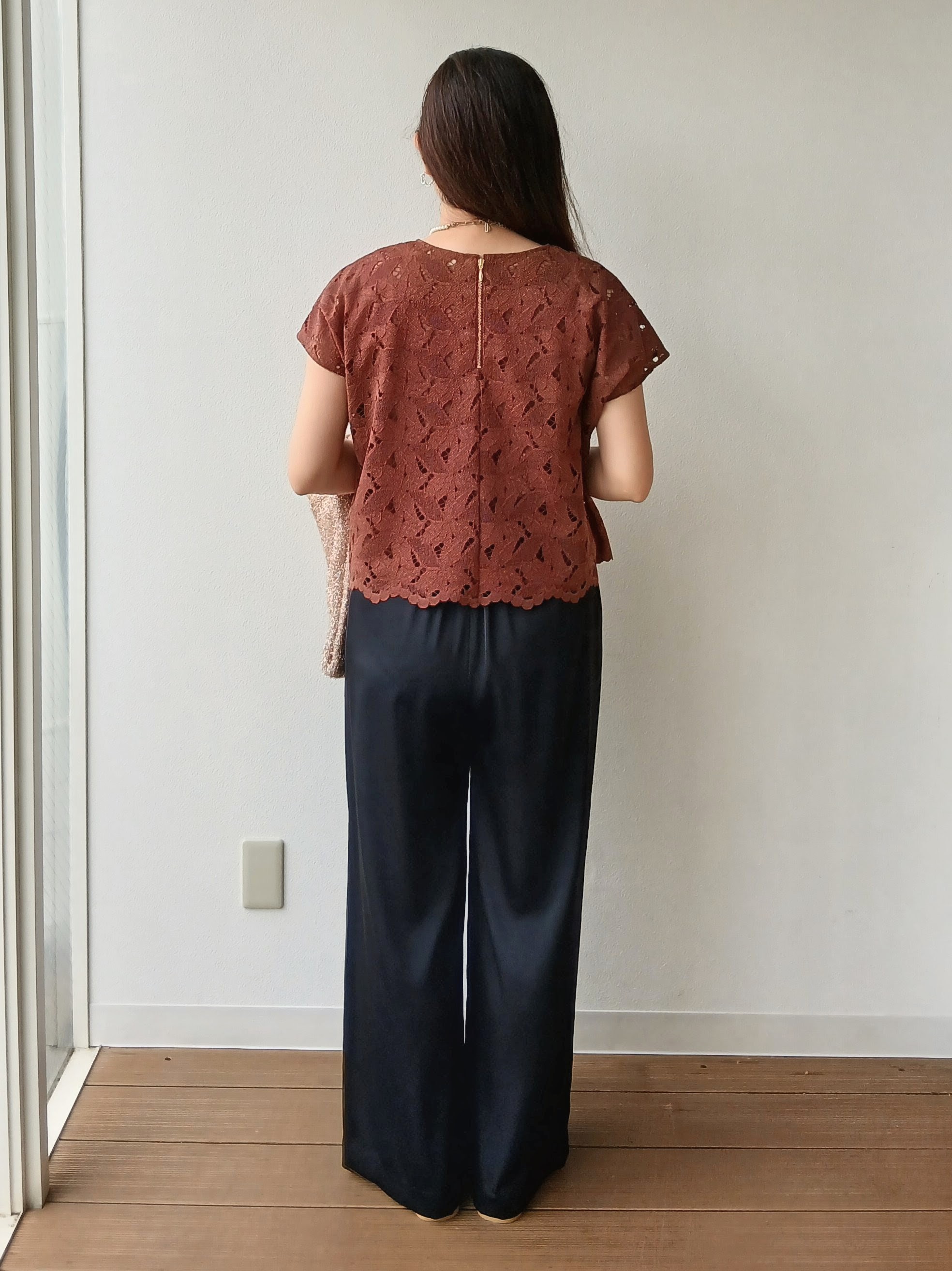 なみきさんの「UNTITLED｜【セットアップ可/品のある透け感】リーフレースブラウス」を使ったコーディネート
