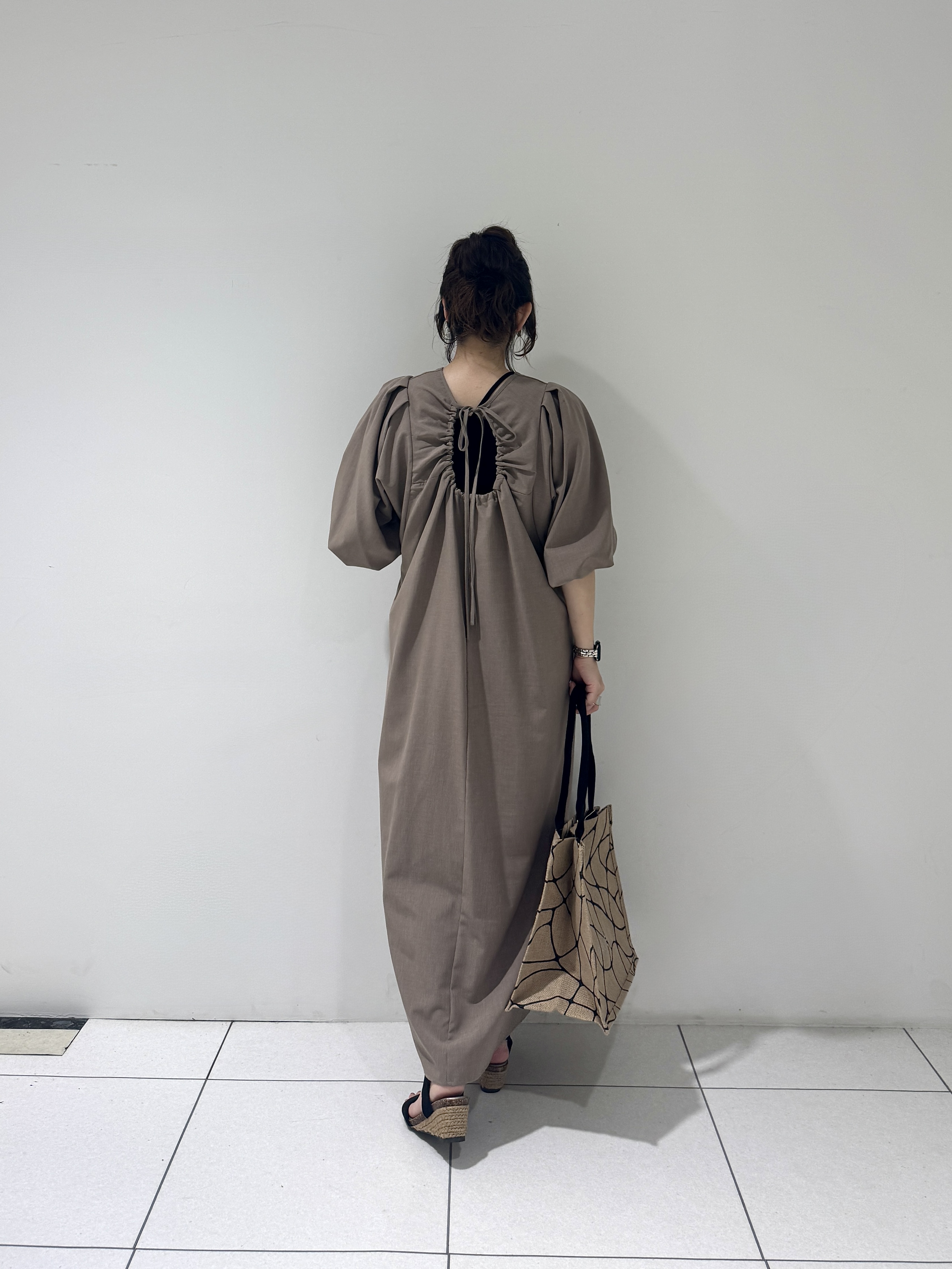 そんさんの「INDIVI｜◆フォルムスリーブワンピース」を使ったコーディネート