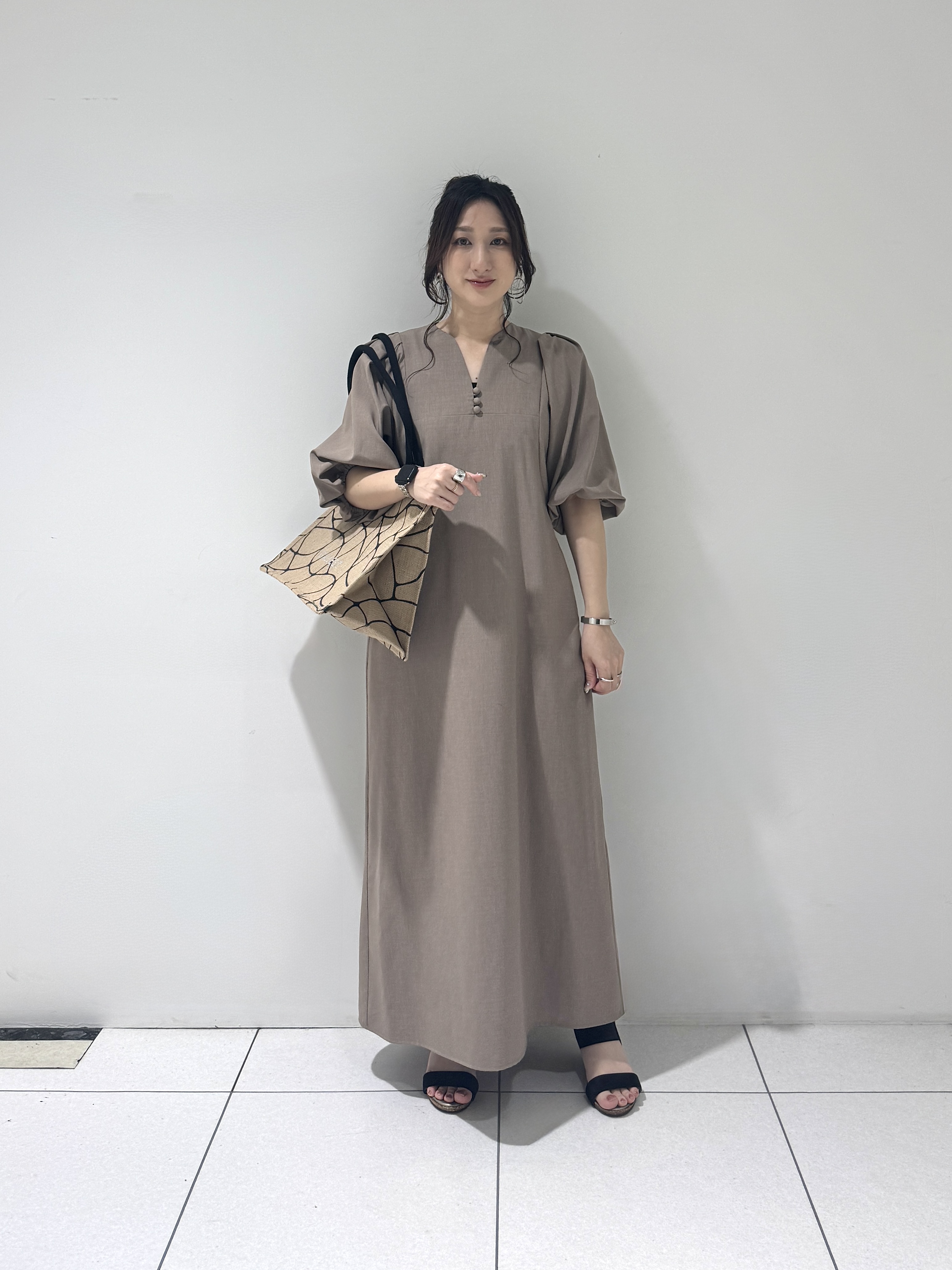 そんさんの「INDIVI｜◆フォルムスリーブワンピース」を使ったコーディネート