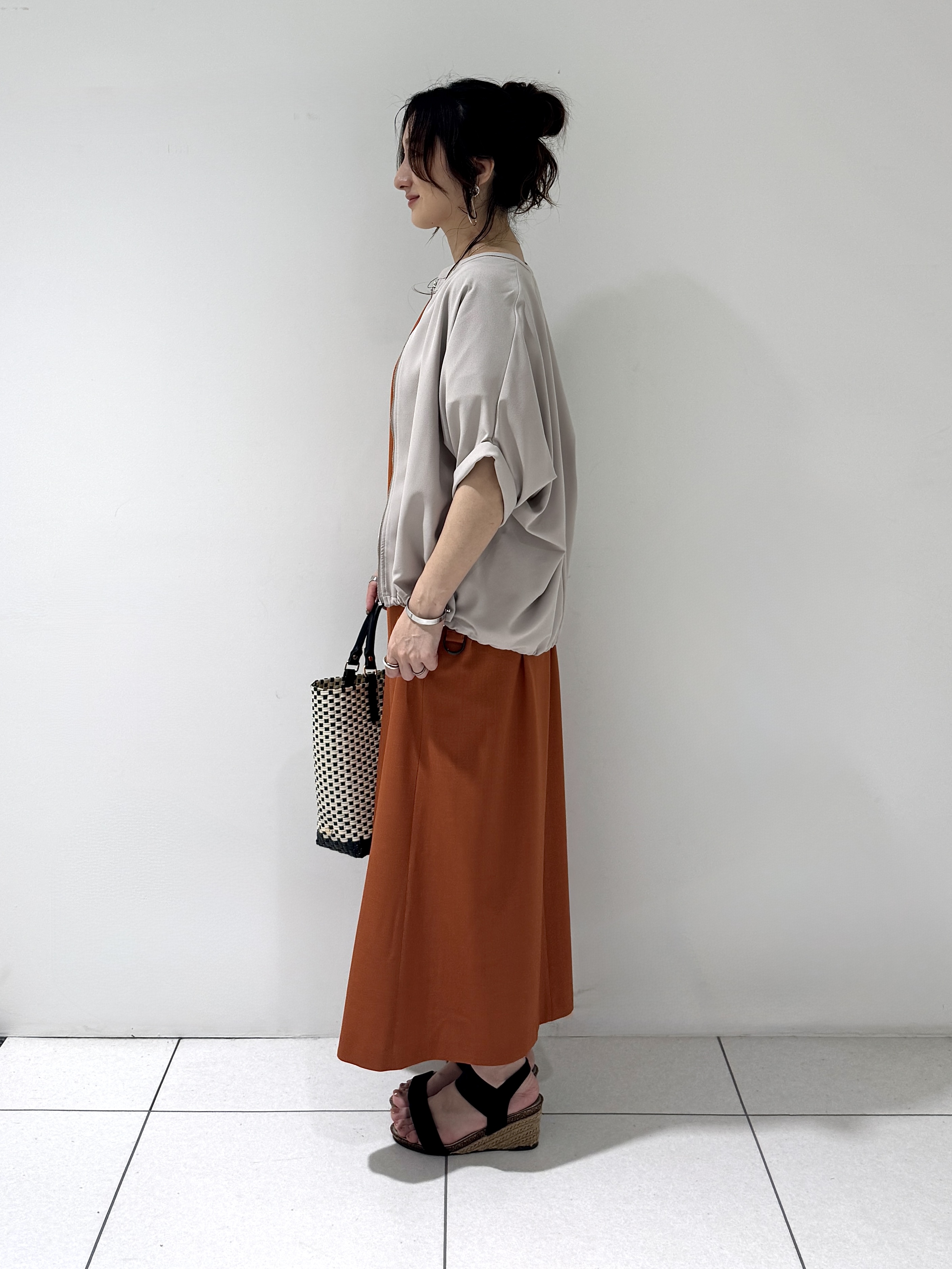そんさんの「INDIVI｜【秋羽織り/着る日傘】ドルマンフォルムブルゾン」を使ったコーディネート