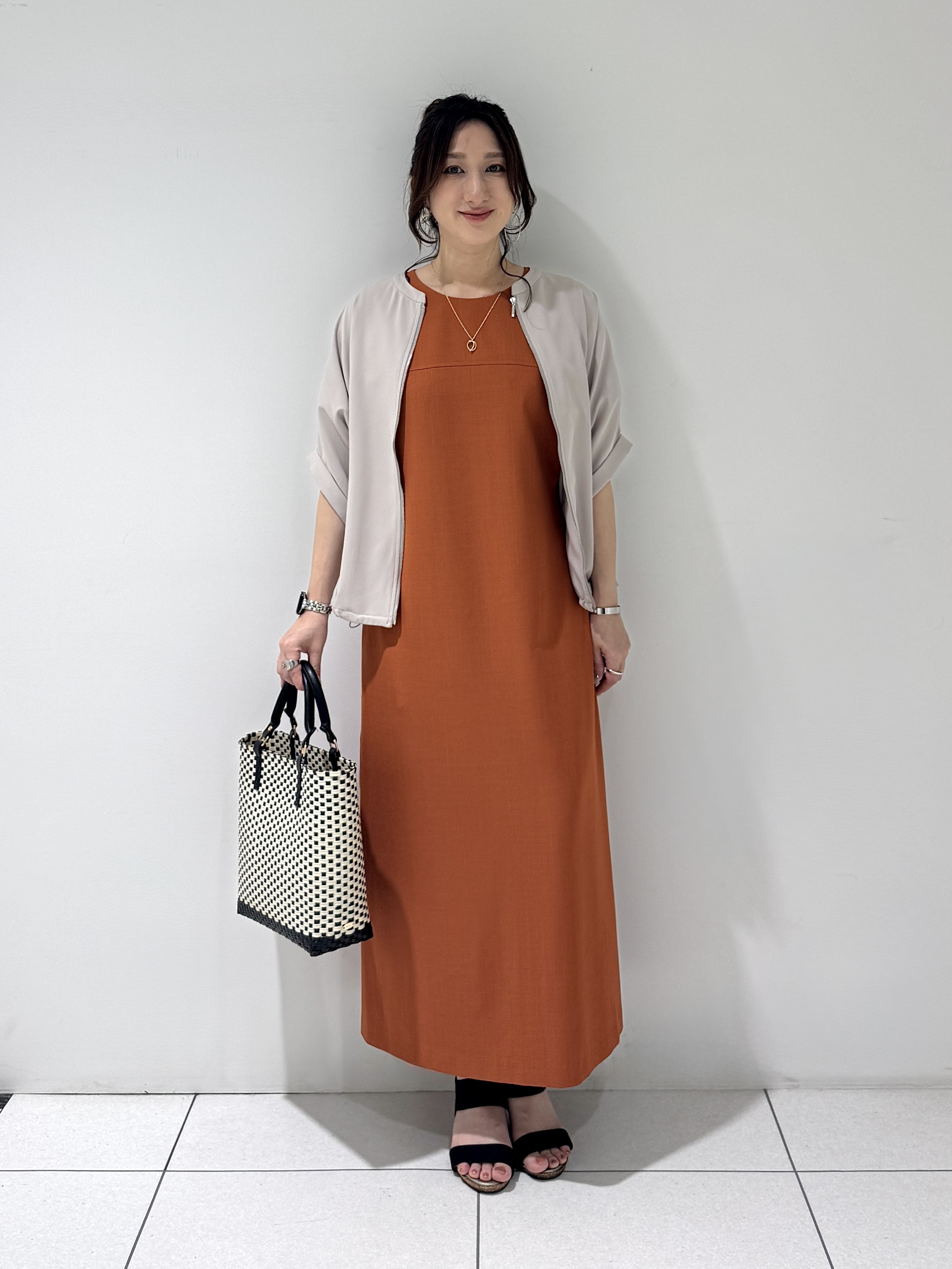 そんさんの「INDIVI｜【秋羽織り/着る日傘】ドルマンフォルムブルゾン」を使ったコーディネート