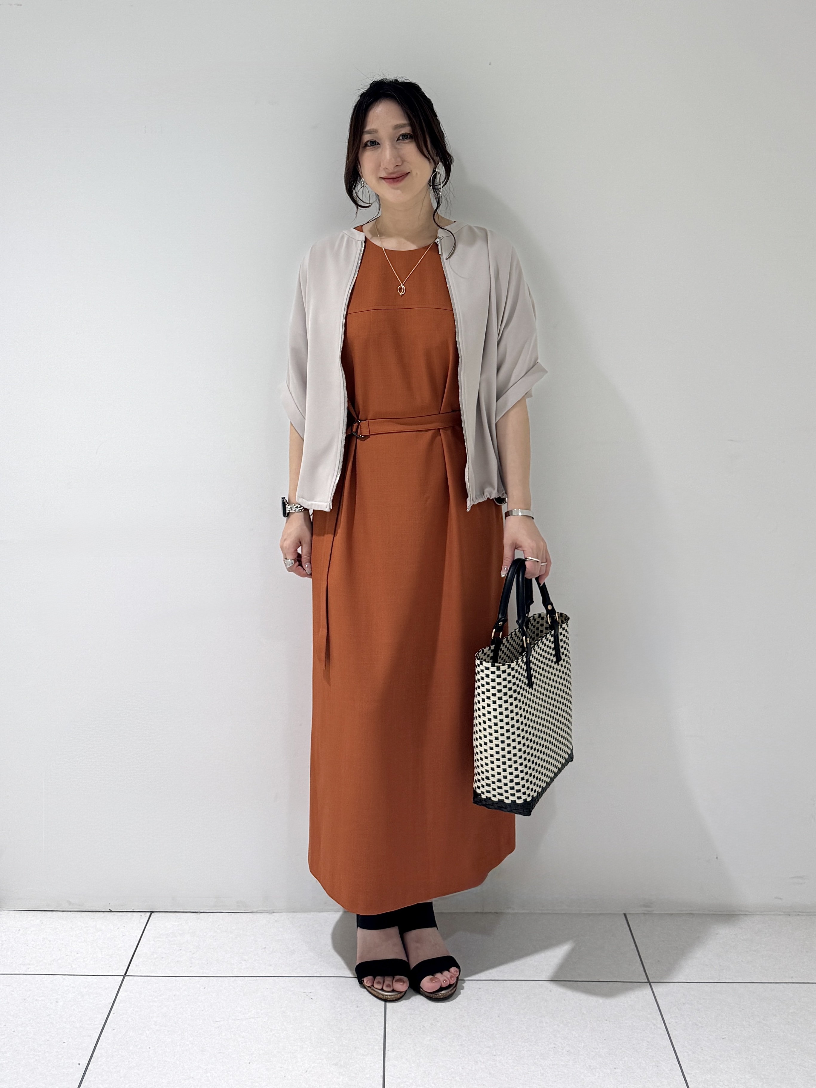 そんさんの「INDIVI｜【秋羽織り/着る日傘】ドルマンフォルムブルゾン」を使ったコーディネート