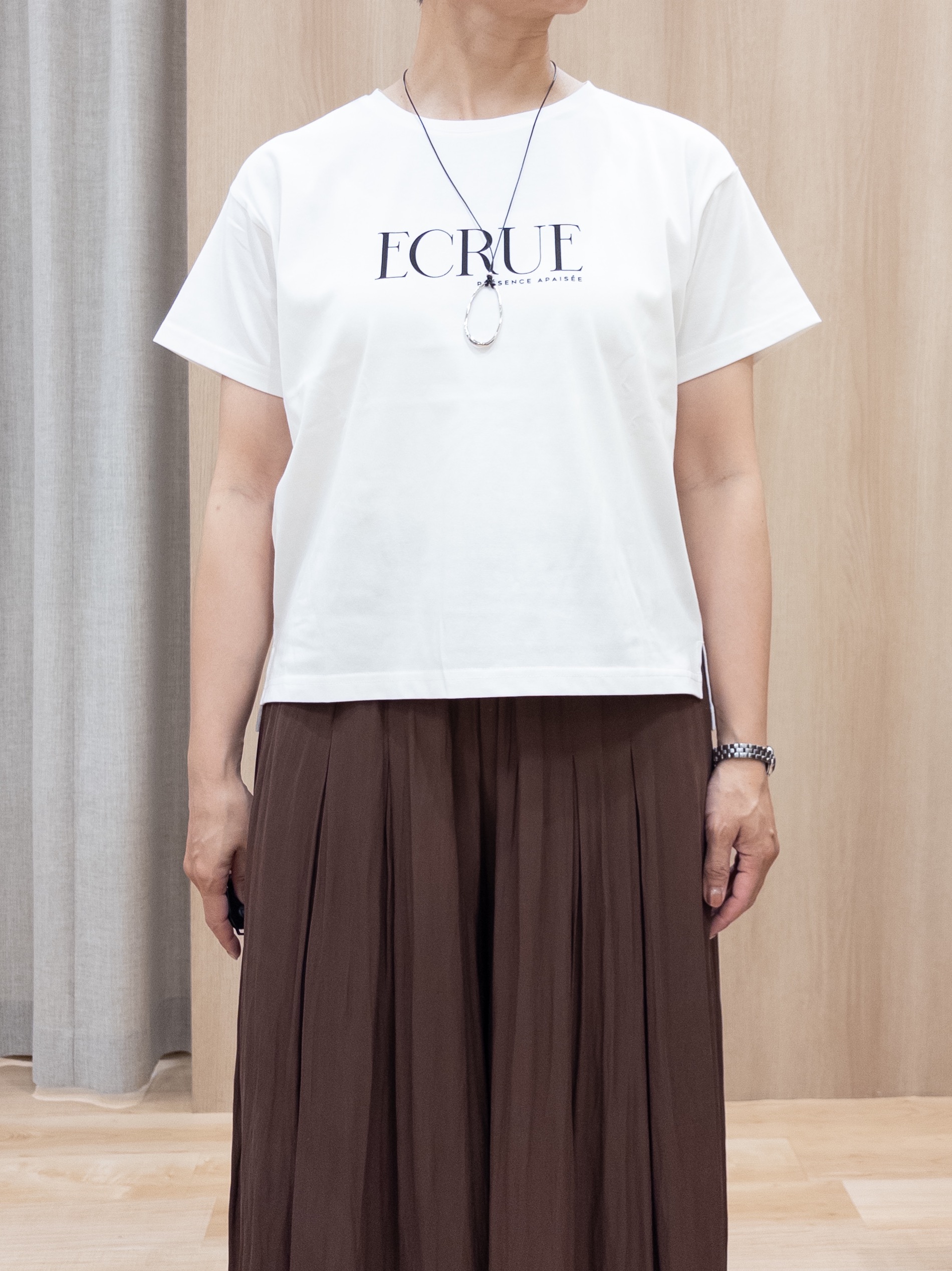 シュウコさんの「grove｜【遮熱／吸水速乾／UVカット】ベーシックロゴTシャツ」を使ったコーディネート