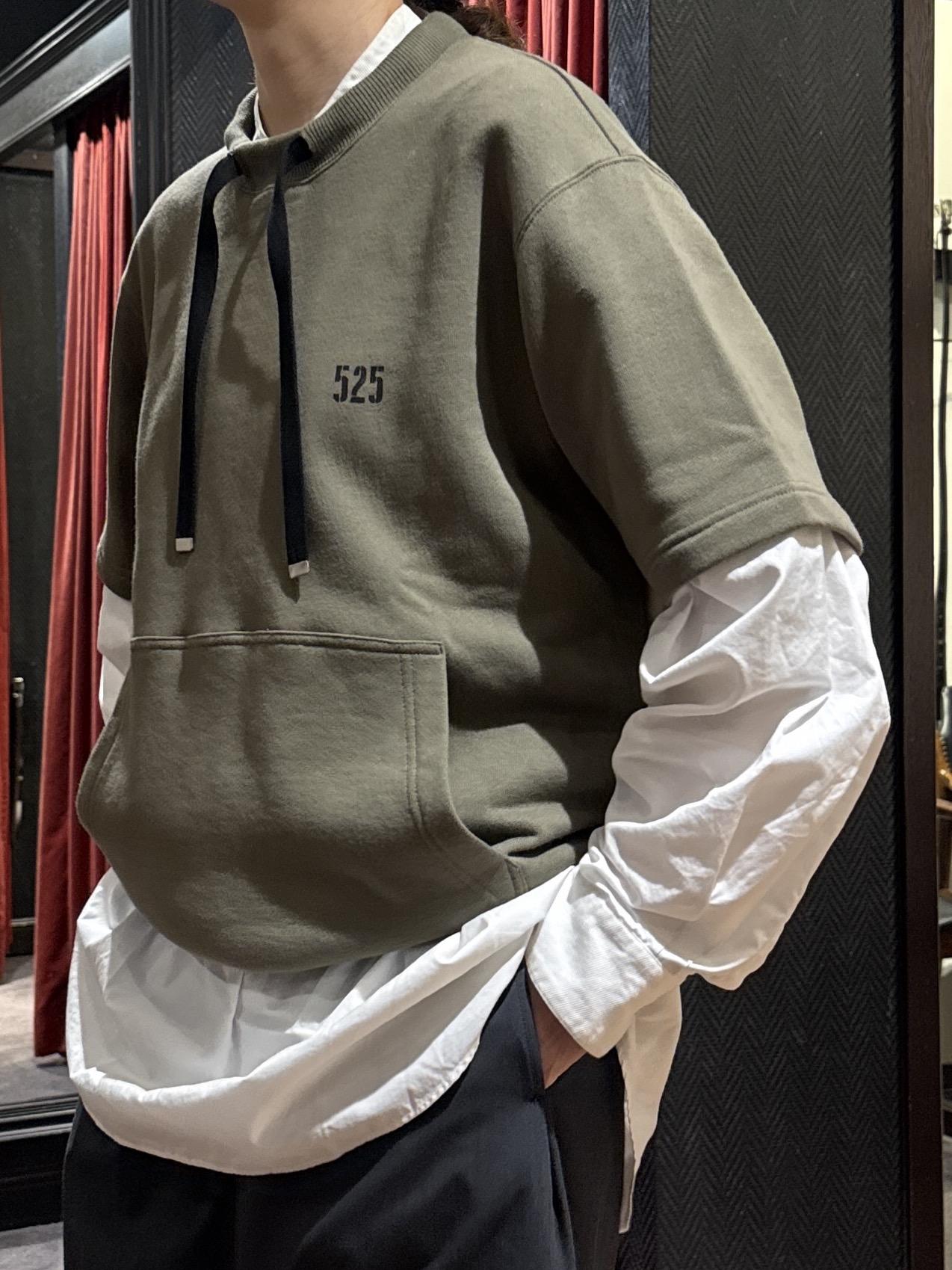 神野（jinno）さんの「TAKEO KIKUCHI｜ドローコードクルーネック半袖スウェット」を使ったコーディネート