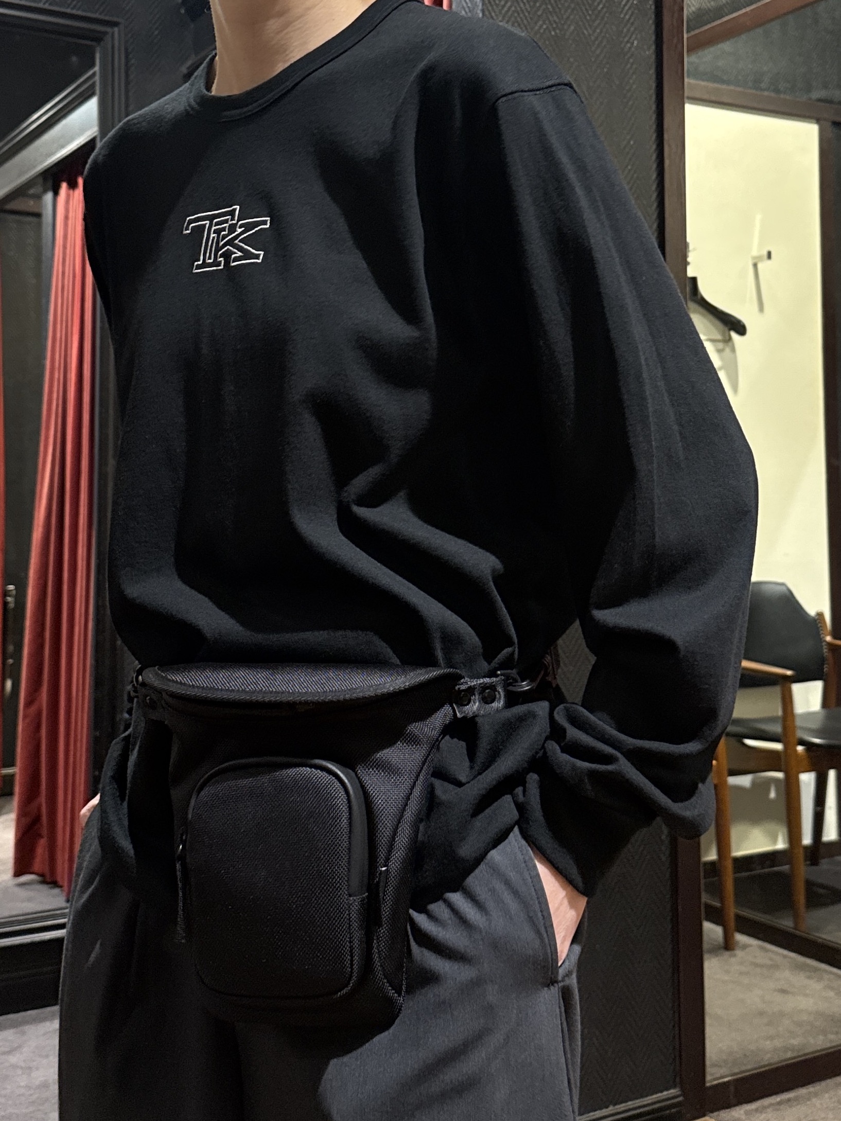 神野（jinno）さんの「TAKEO KIKUCHI｜TK刺繍長袖丸胴Tシャツ」を使ったコーディネート