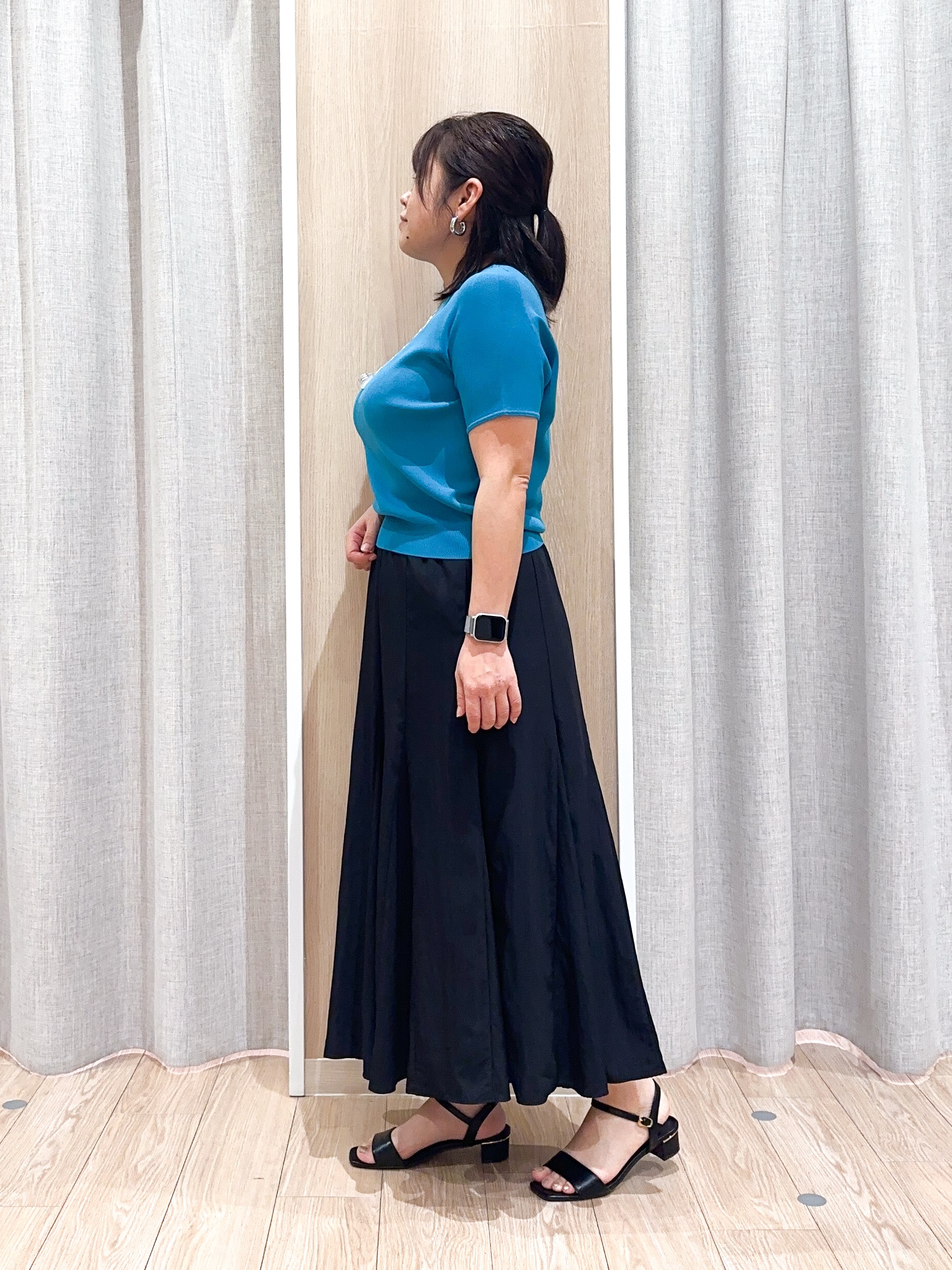 naoさんの「grove｜【シリーズ累計36万枚！名品ニット】やわらかドライタッチ ドルマンニット」を使ったコーディネート