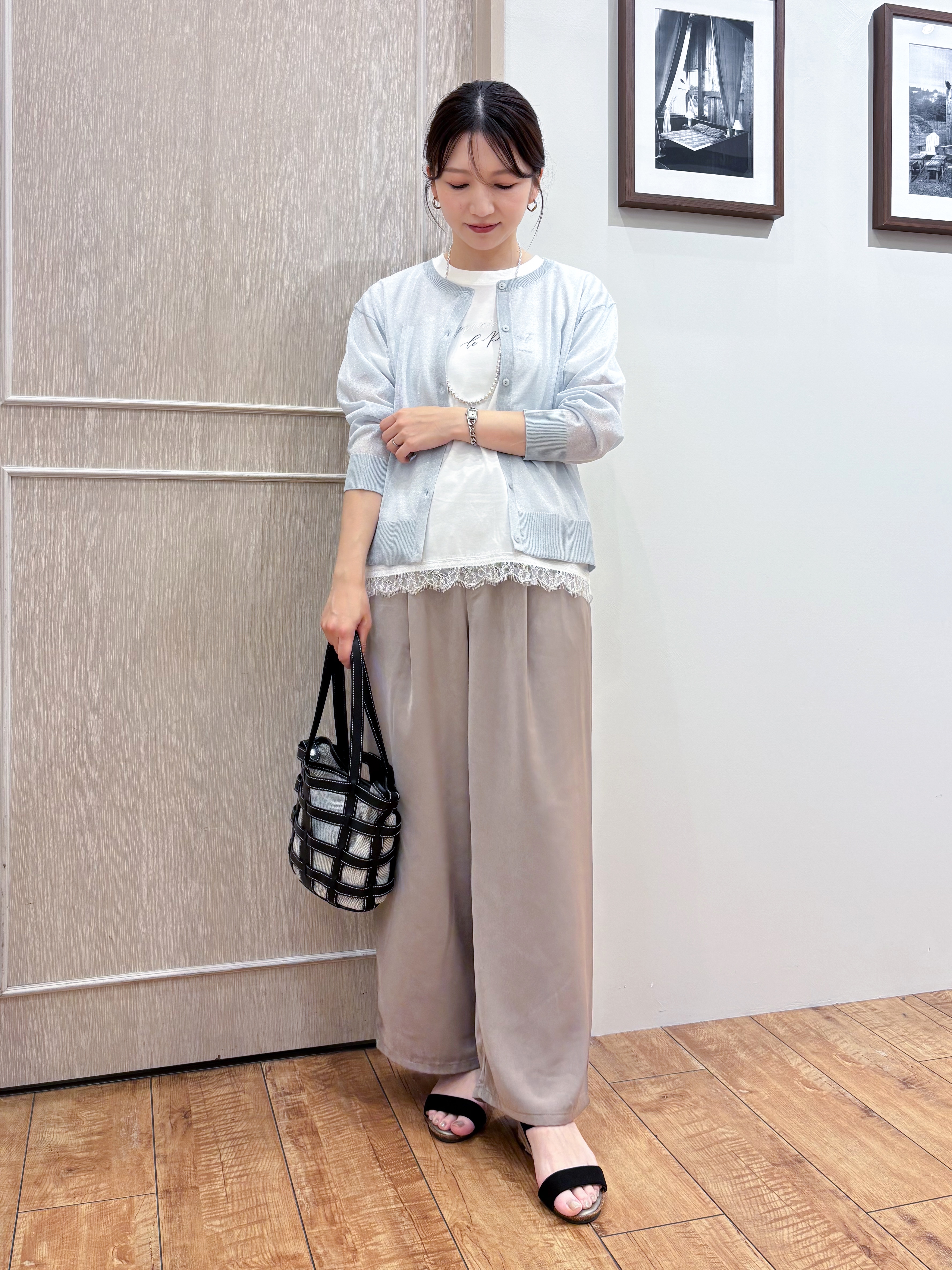 なみさんの「SHOO･LA･RUE｜【通気性〇/洗濯機可/S-LL】シアーラメカーディガン」を使ったコーディネート