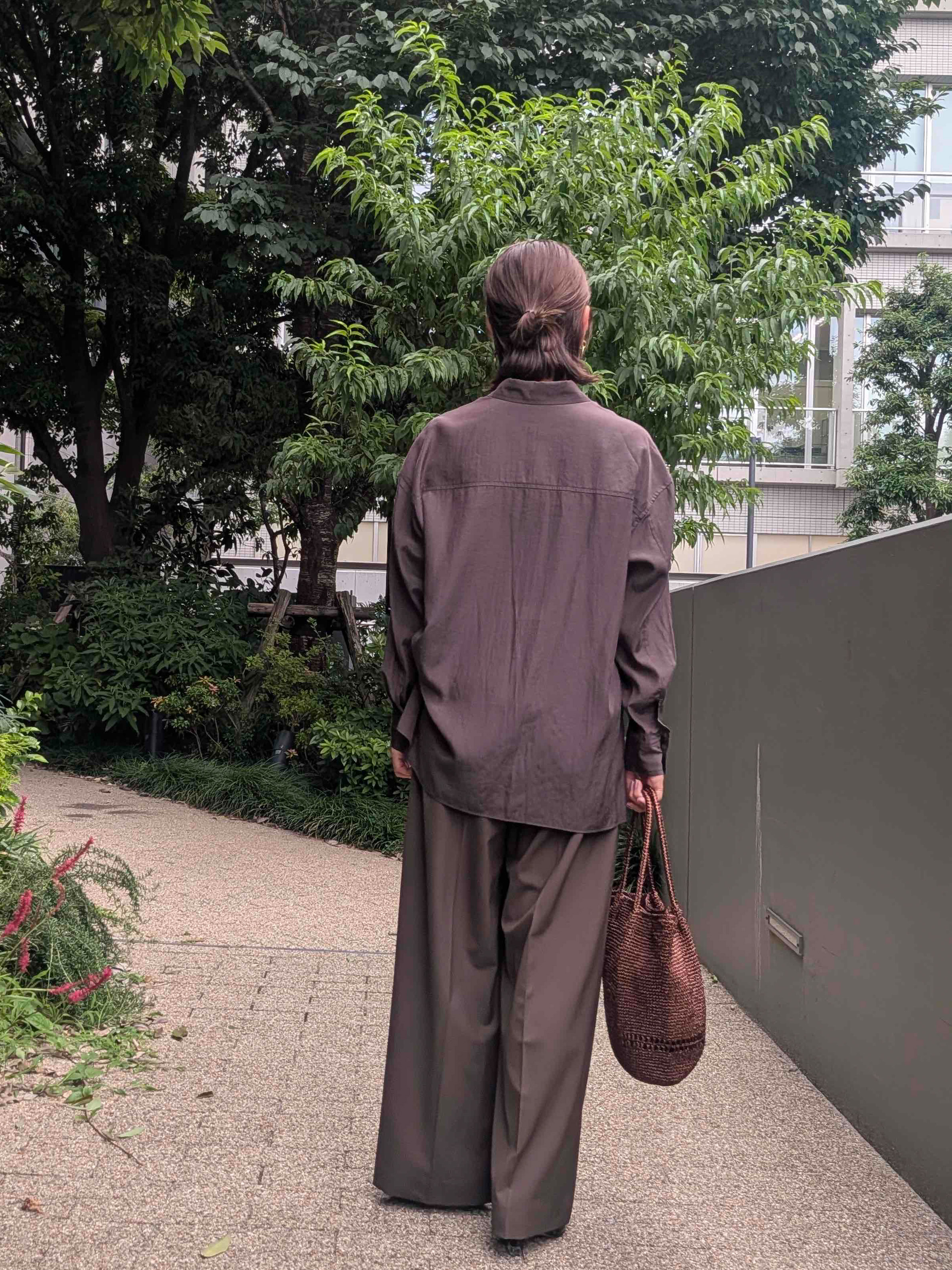KAYOさんの「UNTITLED｜【秋羽織り/肌に張り付きにくい】シルキータッチシアーシャツ」を使ったコーディネート