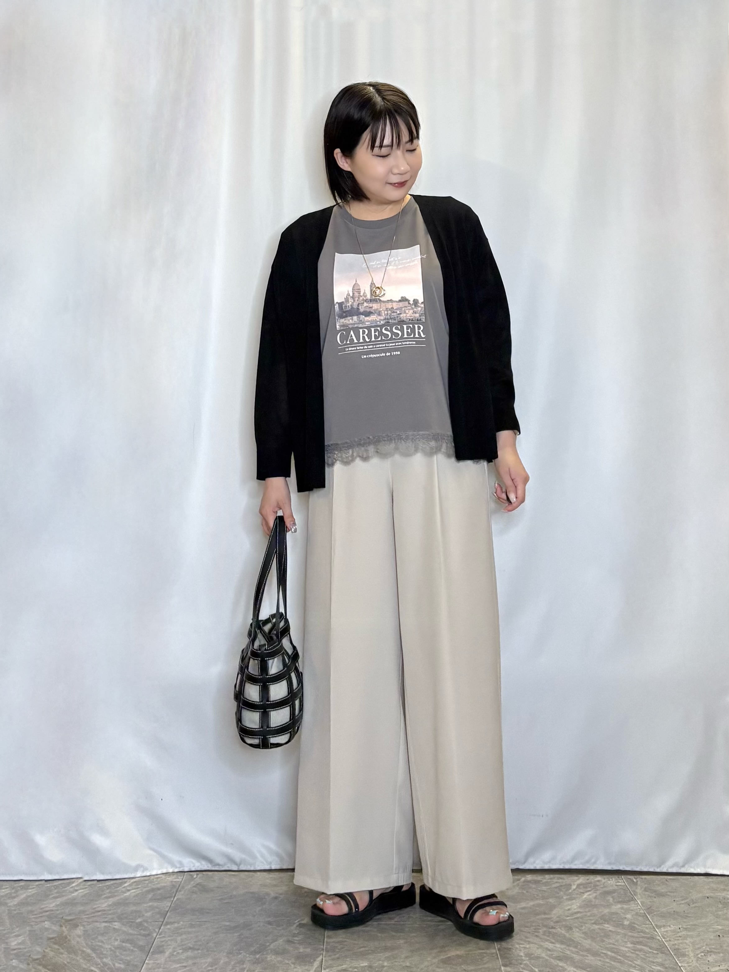 ネリさんの「SHOO･LA･RUE｜【洗濯機可/S-LL】オンにもオフにも マルチに使えるボタンレスカーディガン」を使ったコーディネート