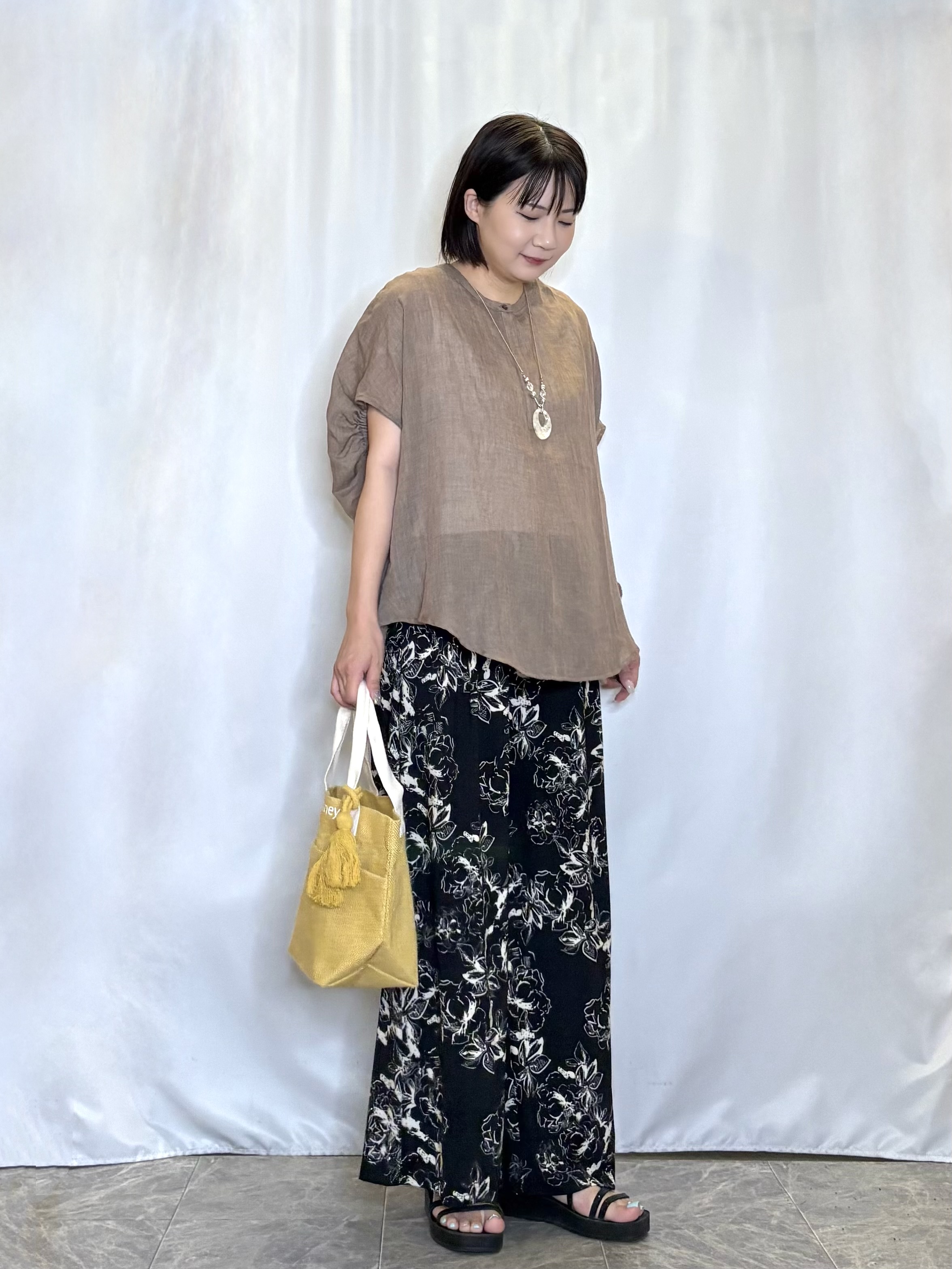 ネリさんの「SHOO･LA･RUE｜【体型カバー】バルーン風ゆるシャツブラウス」を使ったコーディネート