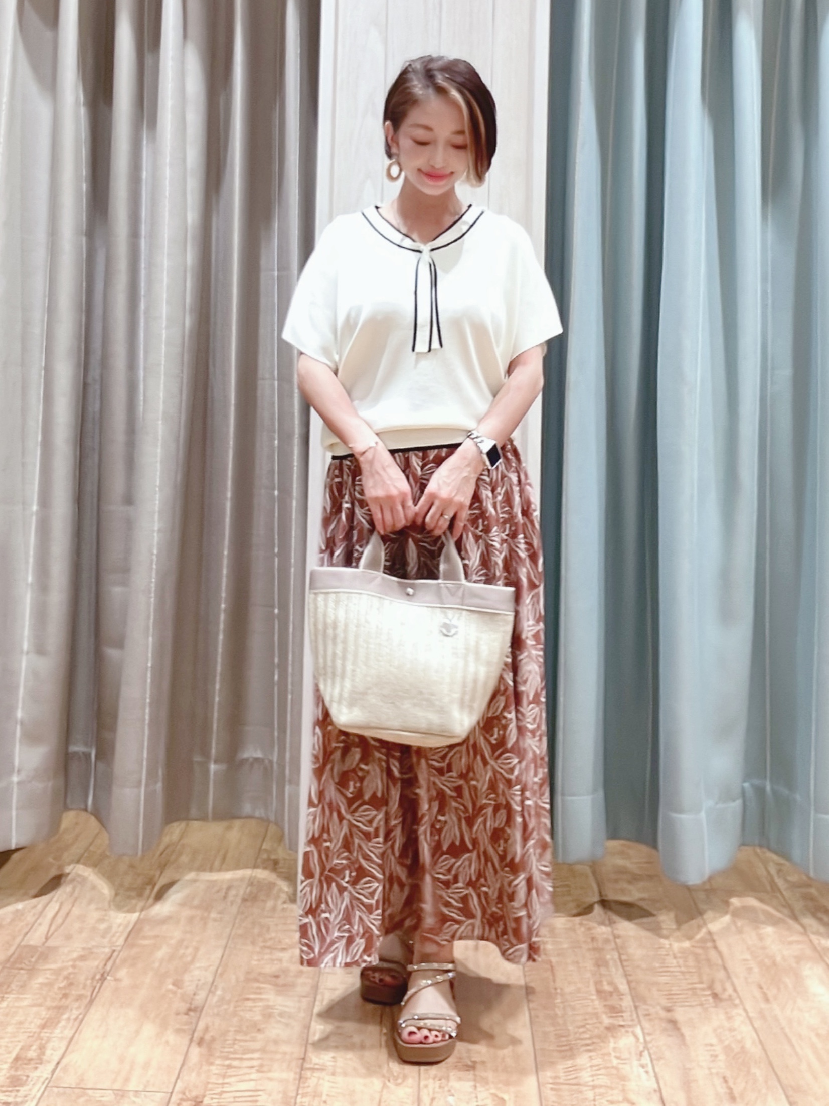 aaamiさんの「SHOO･LA･RUE｜【高レビュー/毎日洗える/UV】二の腕も隠せる 配色ボウタイニット」を使ったコーディネート