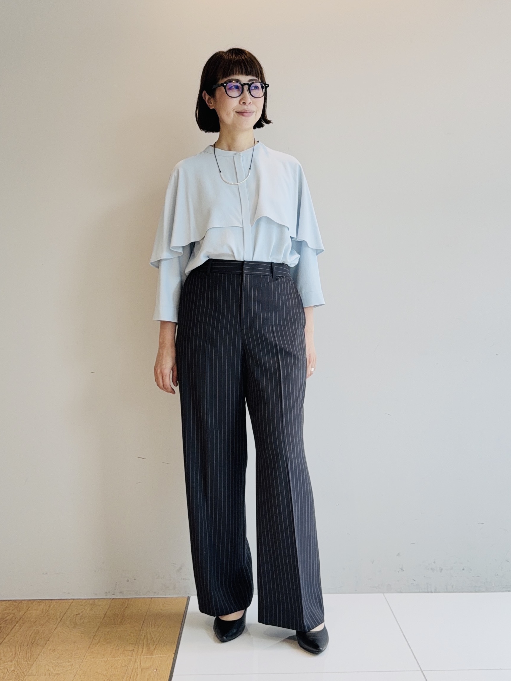 murayamaさんの「INDIVI｜【羽織りにも！/UVケア/着る日傘】ケープ風ブラウス」を使ったコーディネート